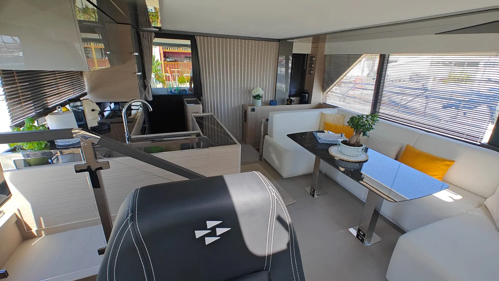 Prestige M48 ITALIA IV — yacht photo 5