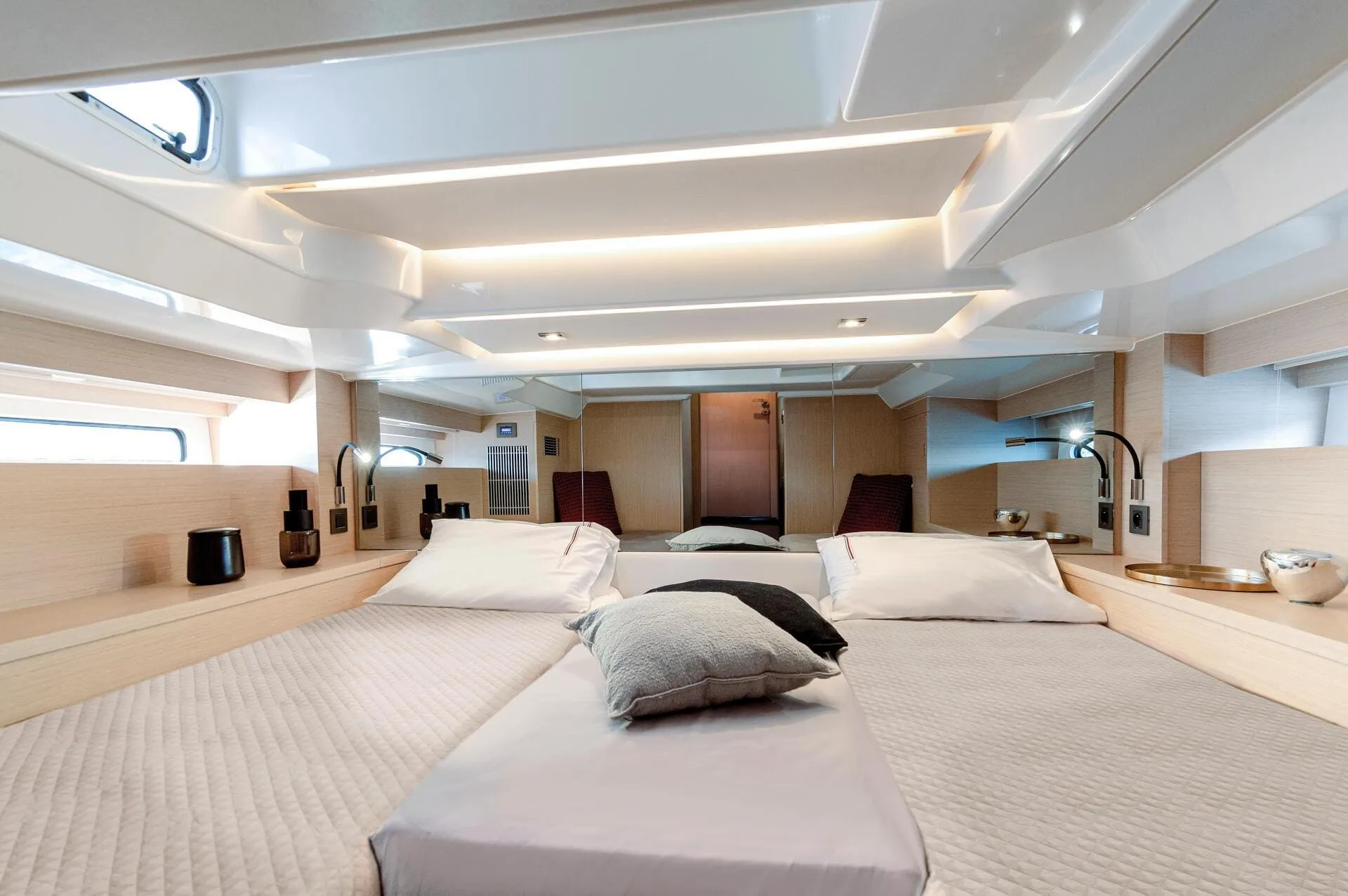 Jeanneau DB/37 The Beginning — yacht photo 7