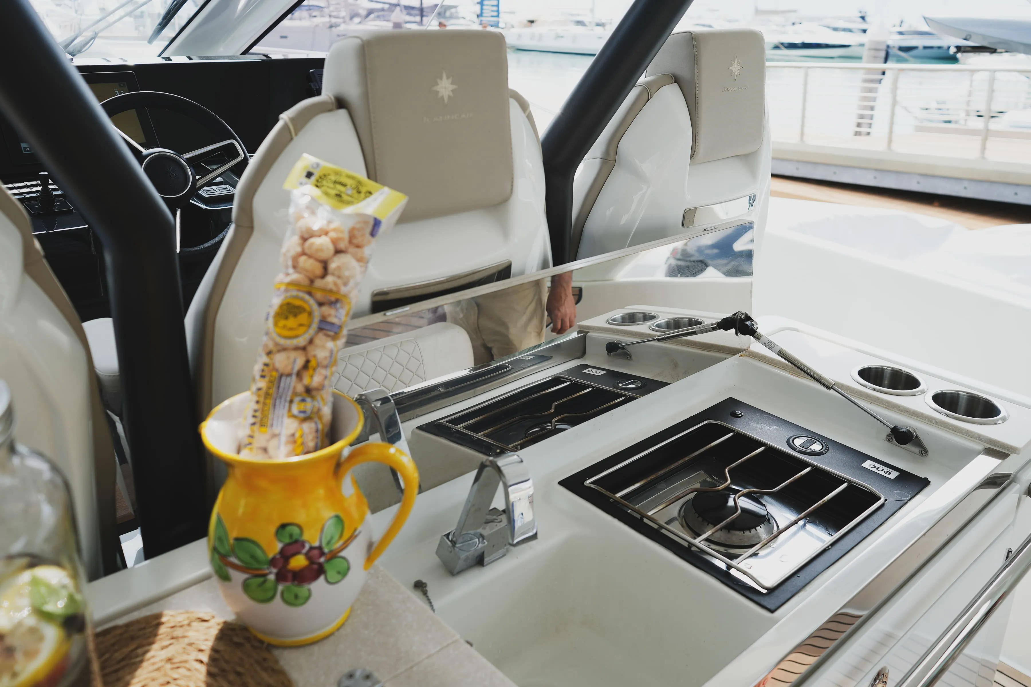 Jeanneau DB/37 The Beginning — yacht photo 4