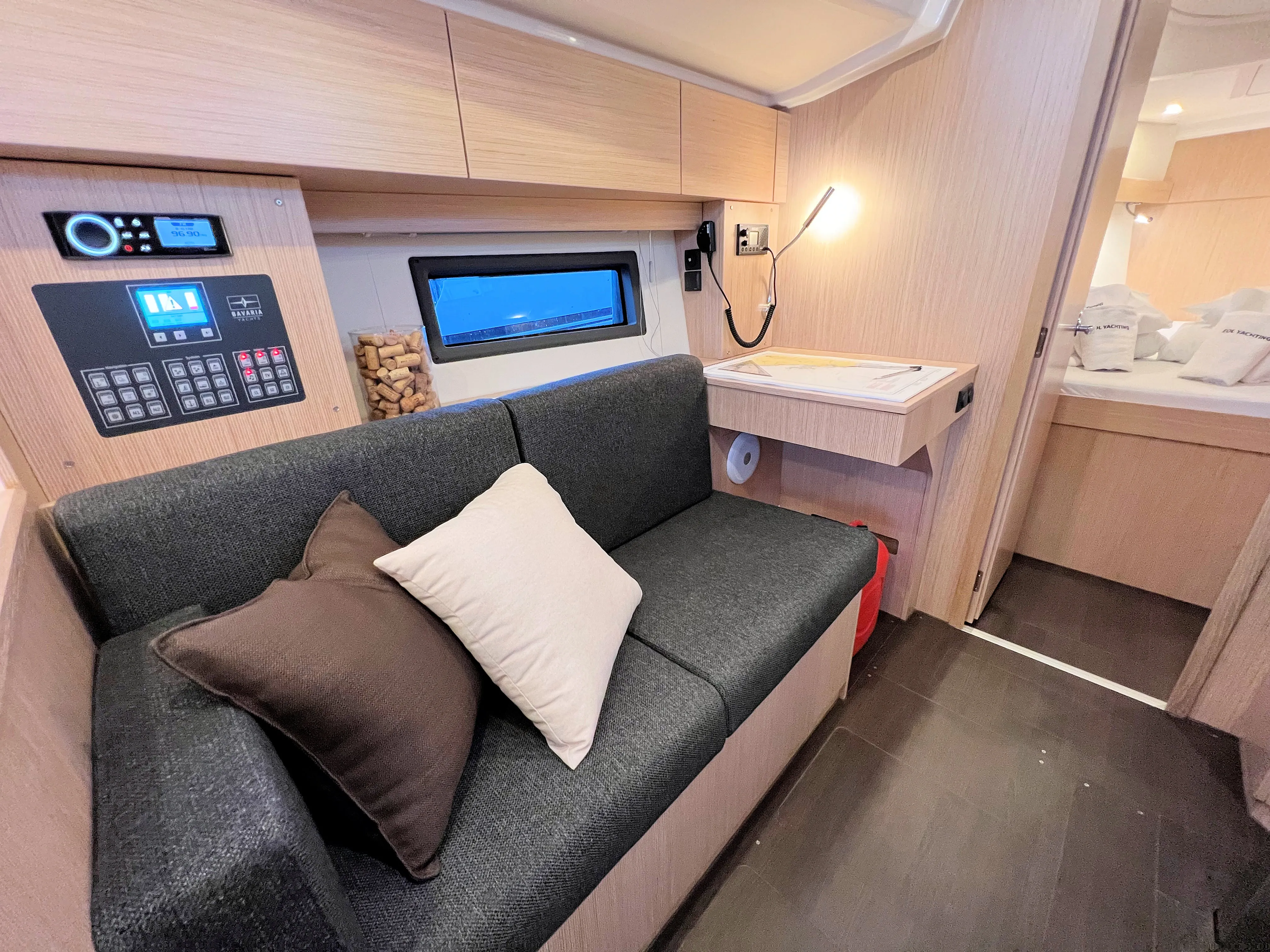 Bavaria C38 Mala Hana — фотография яхты 9
