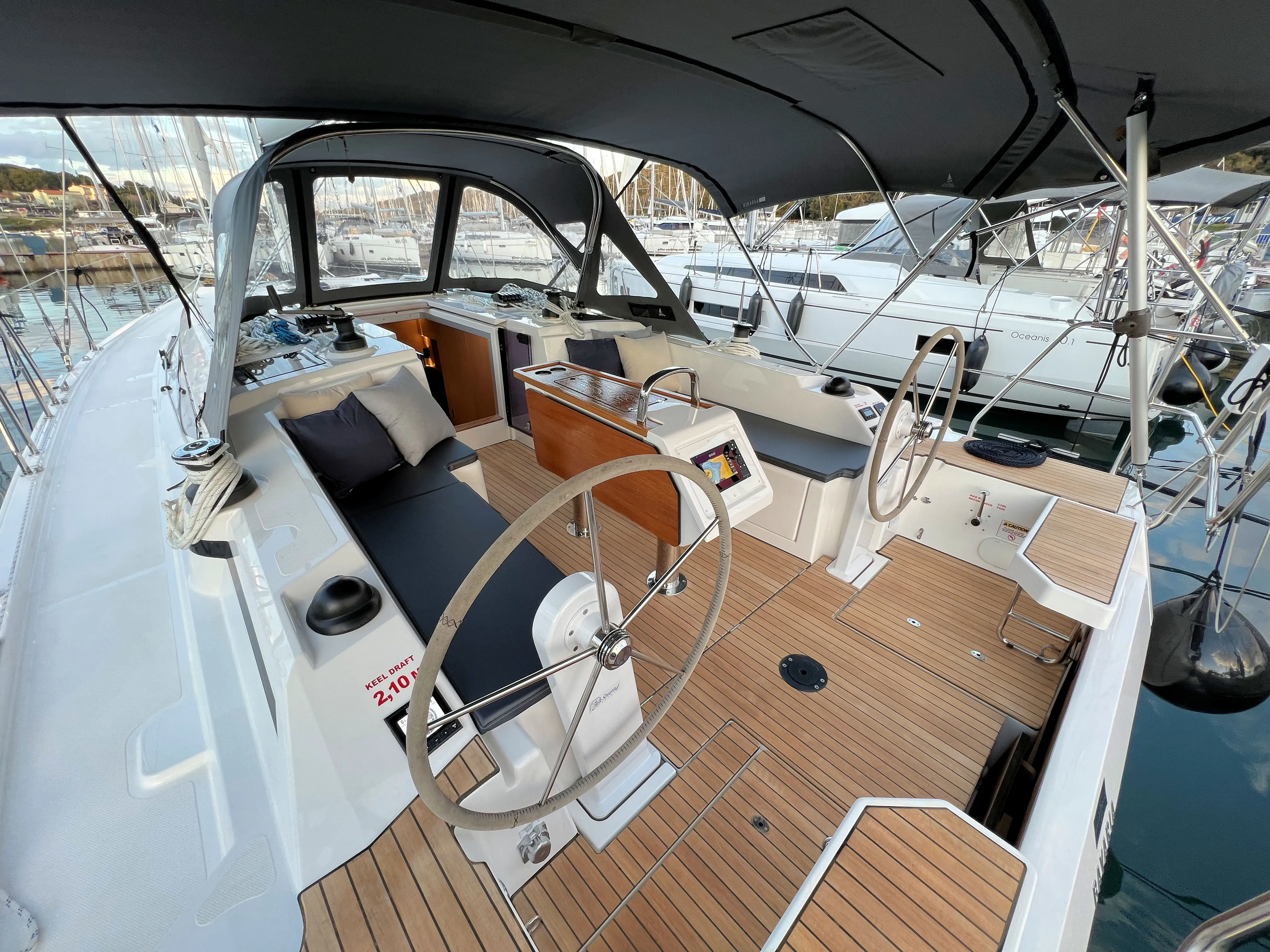 Bavaria C38 Mala Hana — фотография яхты 8