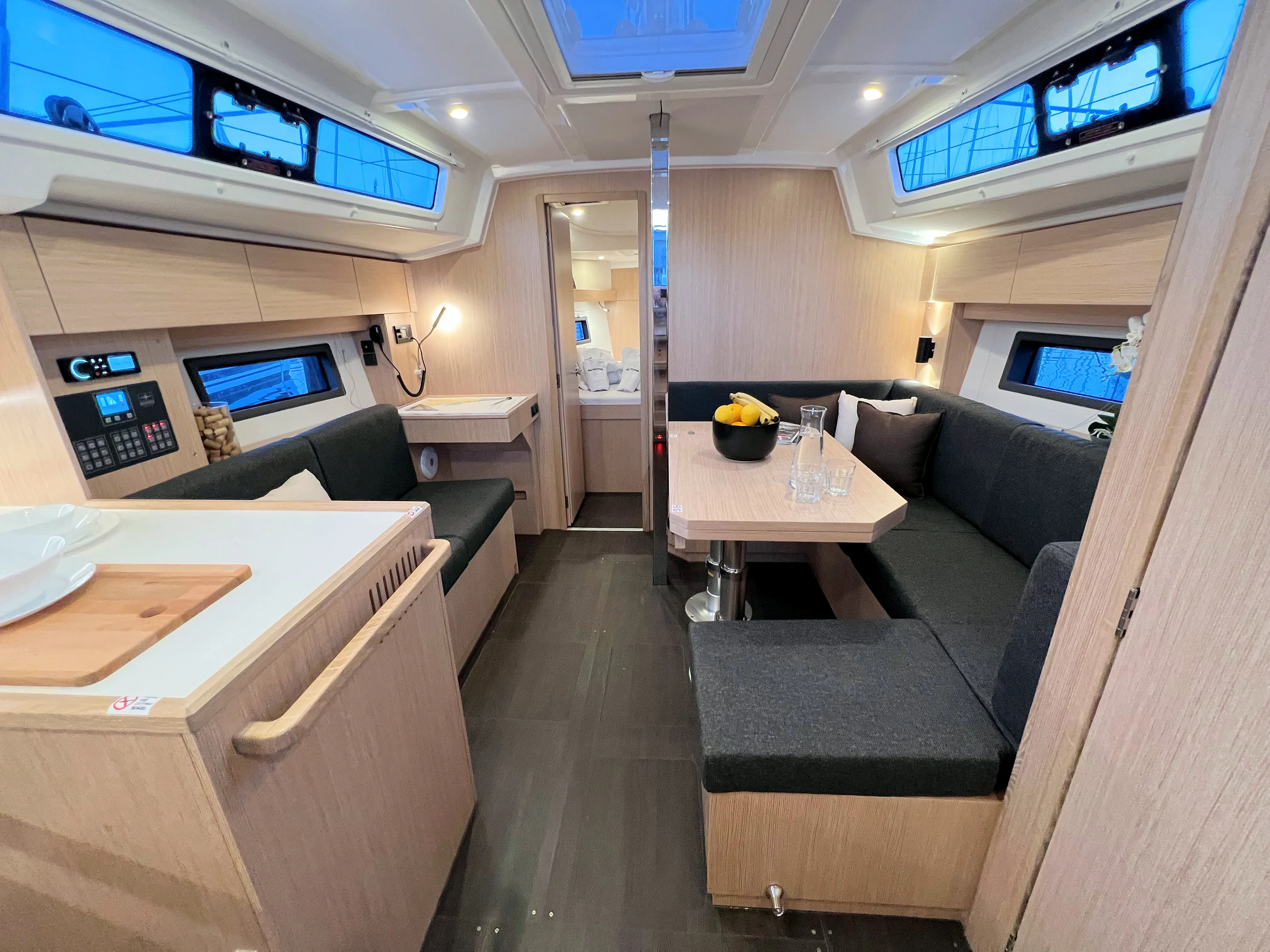 Bavaria C38 Mala Hana — фотография яхты 19