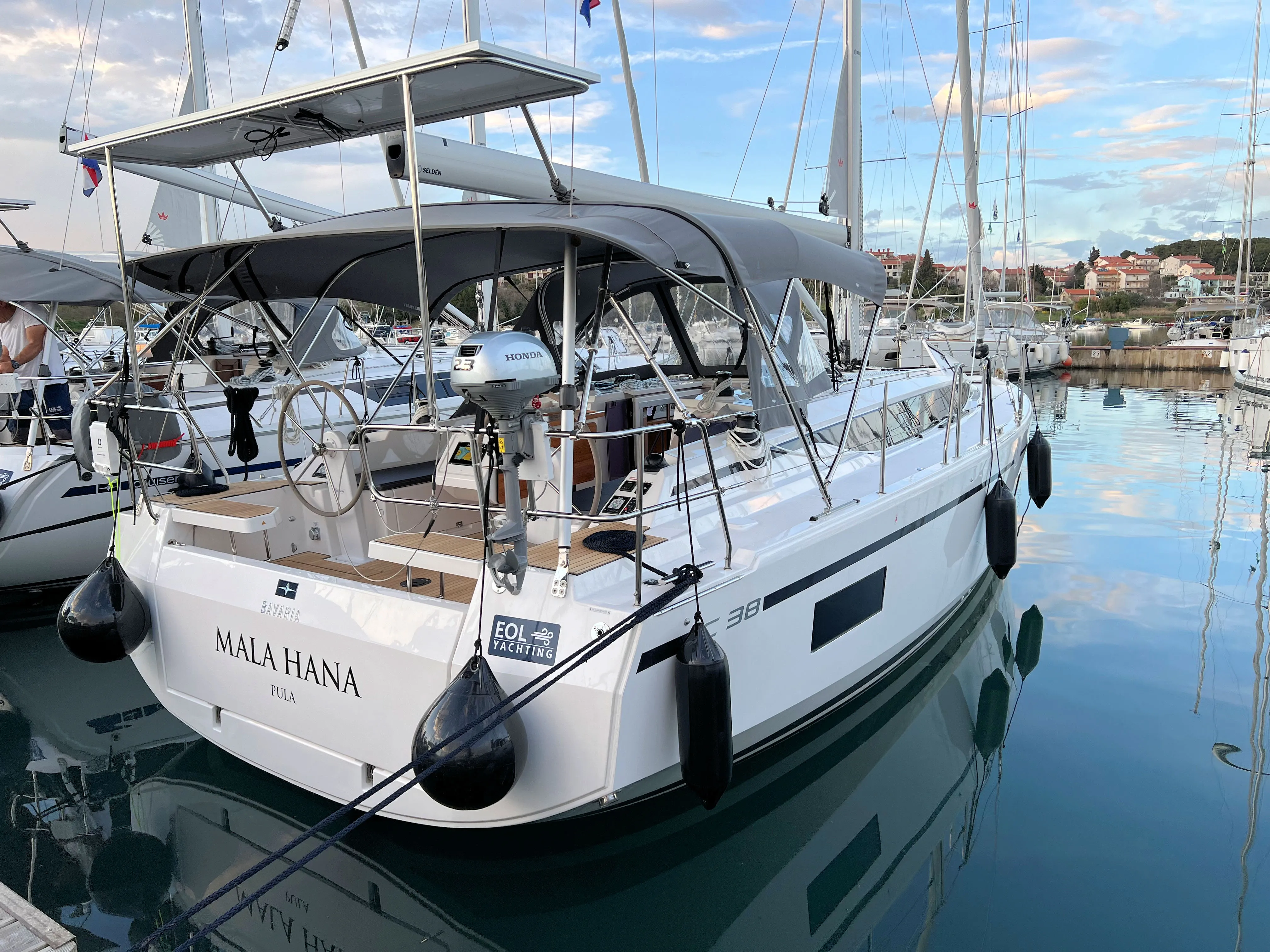 Bavaria C38 Mala Hana — фотография яхты 12