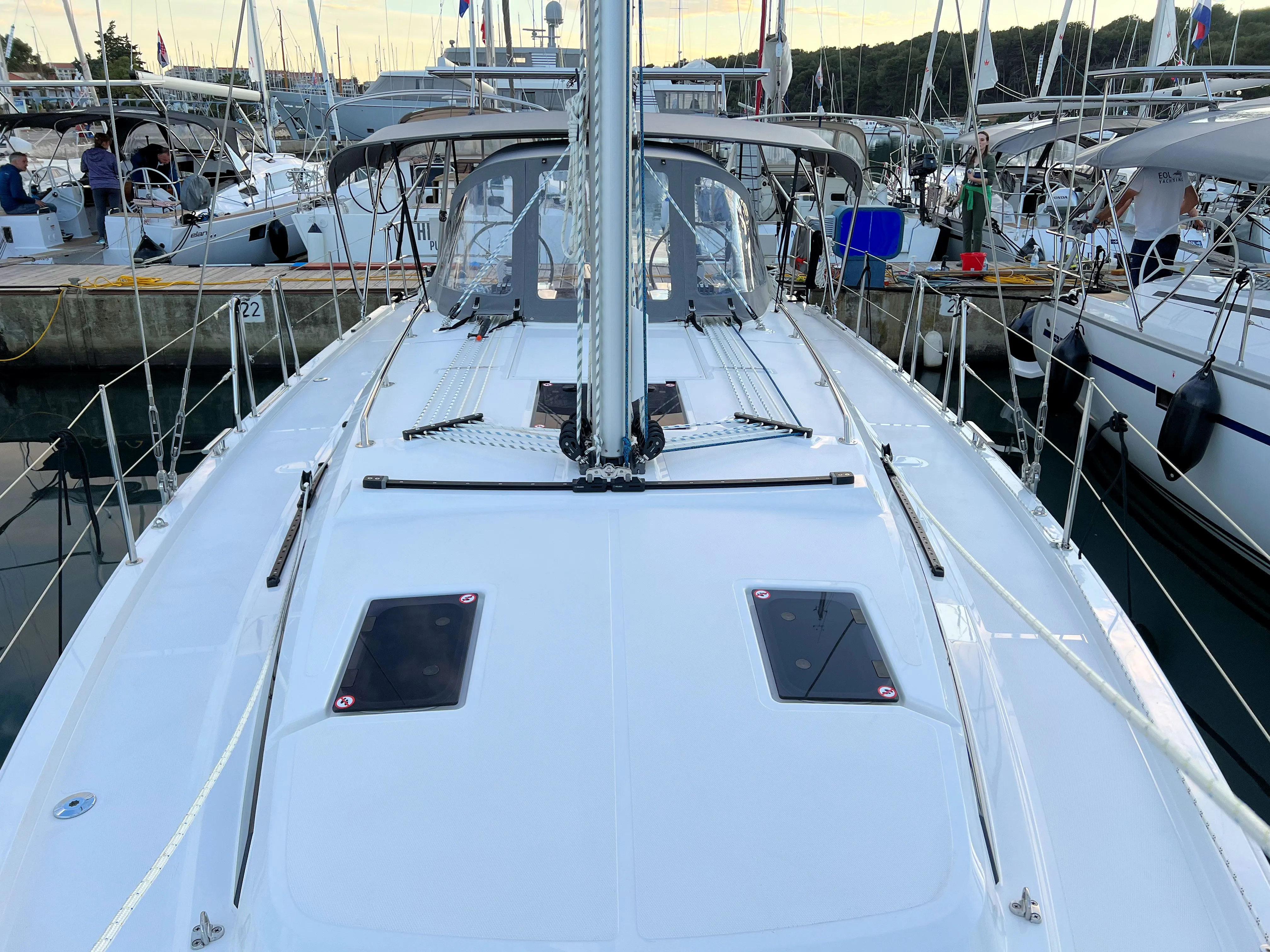 Bavaria C38 Mala Hana — фотография яхты 2