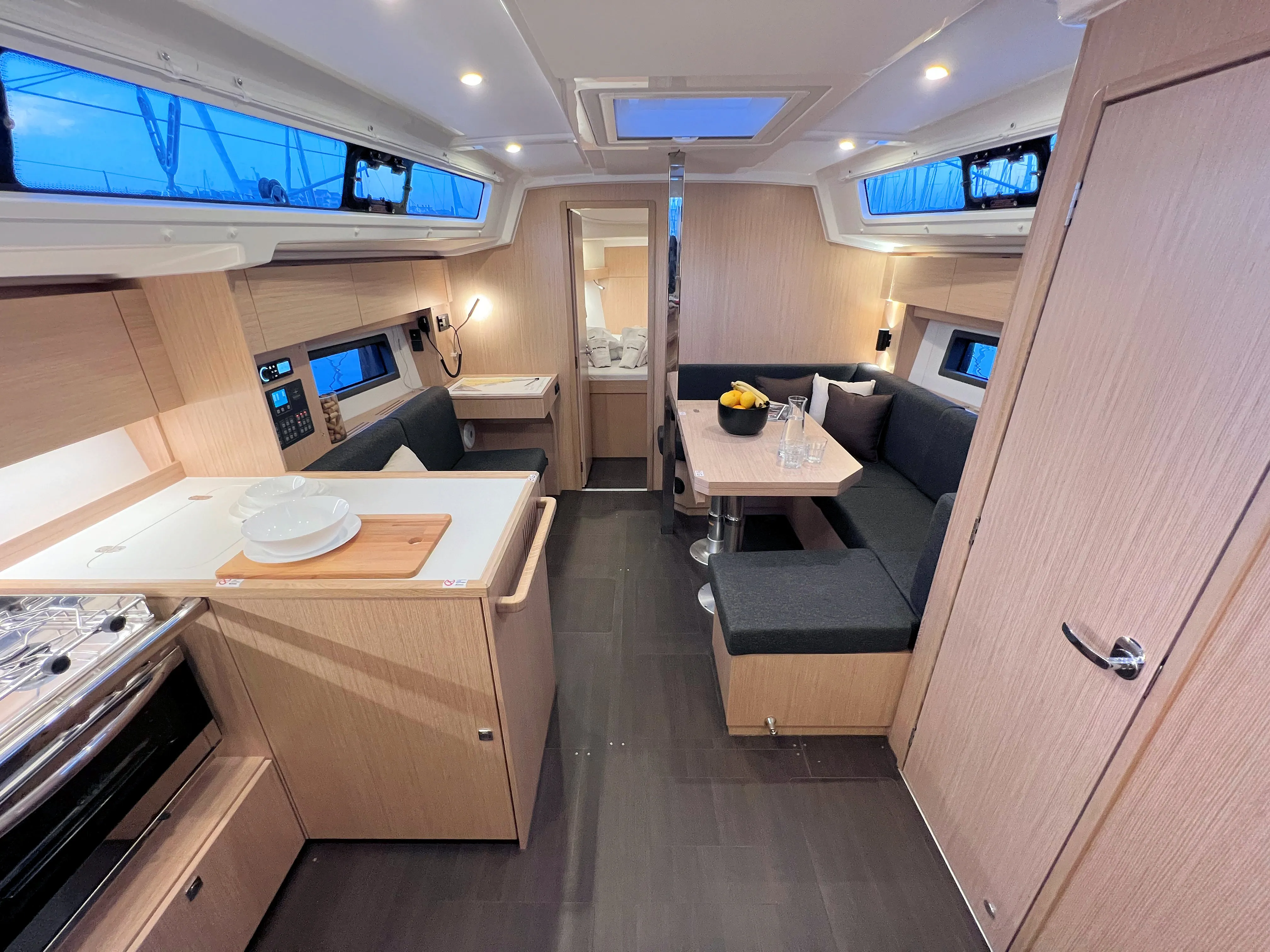 Bavaria C38 Mala Hana — фотография яхты 6