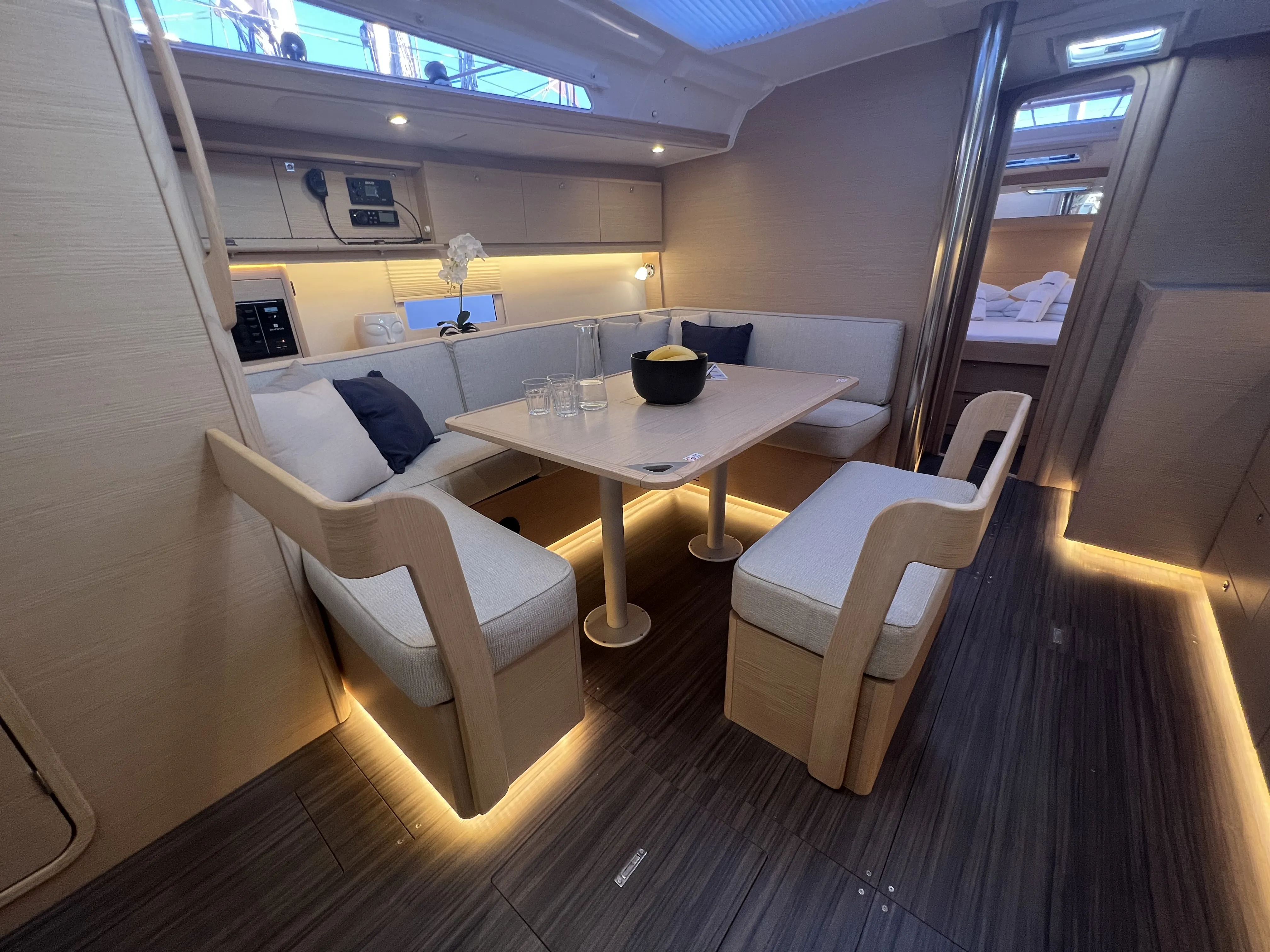 Dufour 430 Kaja — фотография яхты 30