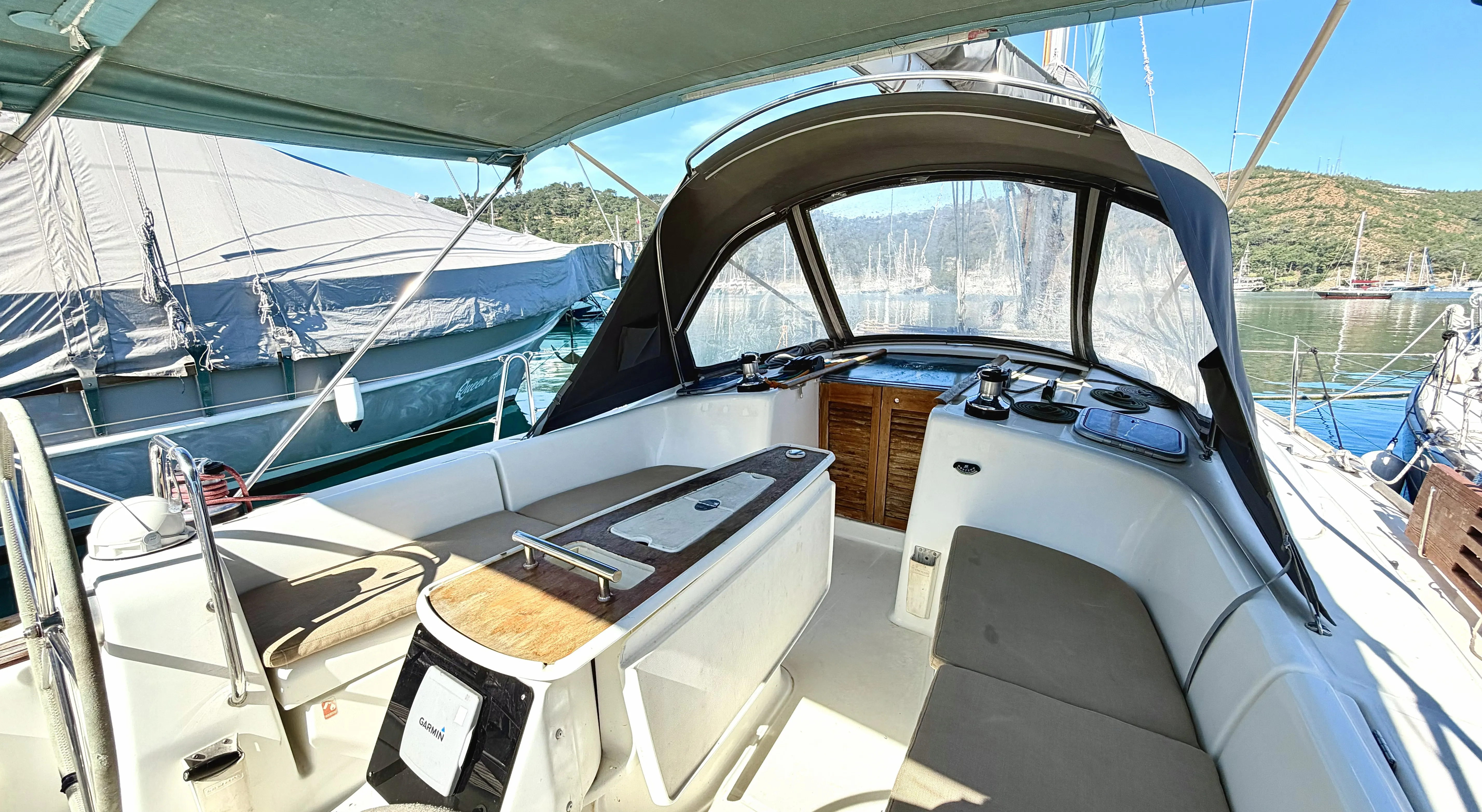Oceanis 40 Classic — фотография яхты 6