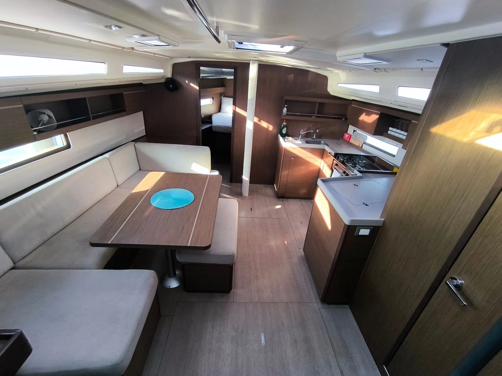 Oceanis 40.1 Avra — фотография яхты 5