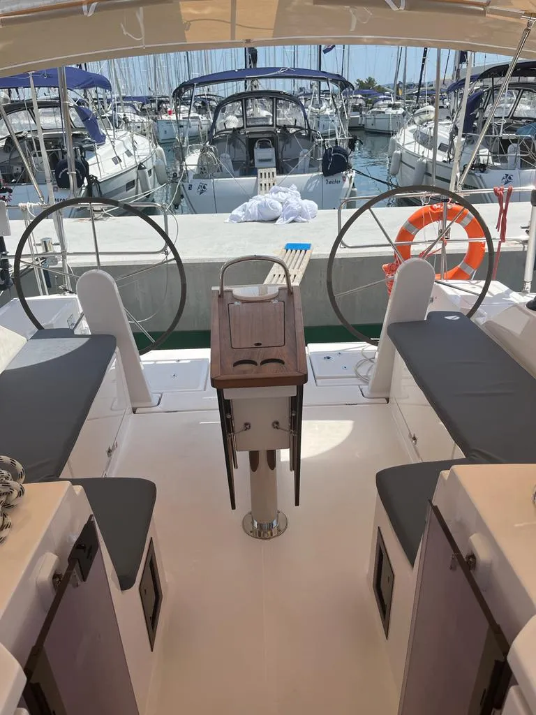 Bavaria C42 KIRKA — фотография яхты 13