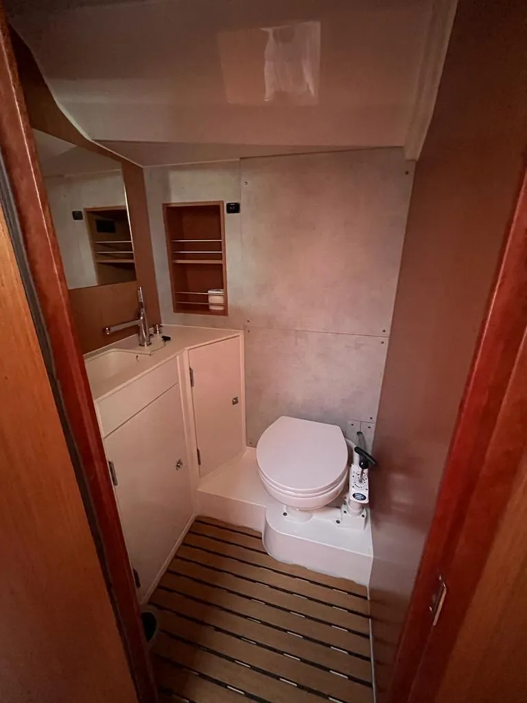 Bavaria C42 KIRKA — фотография яхты 6