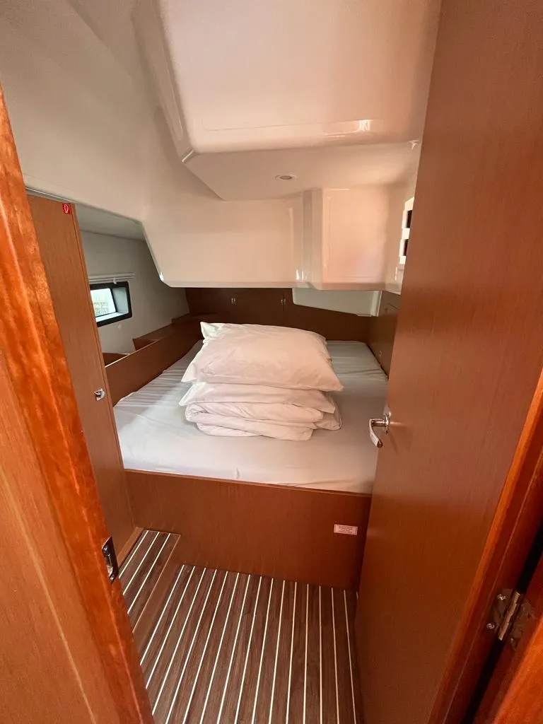 Bavaria C42 KIRKA — фотография яхты 11