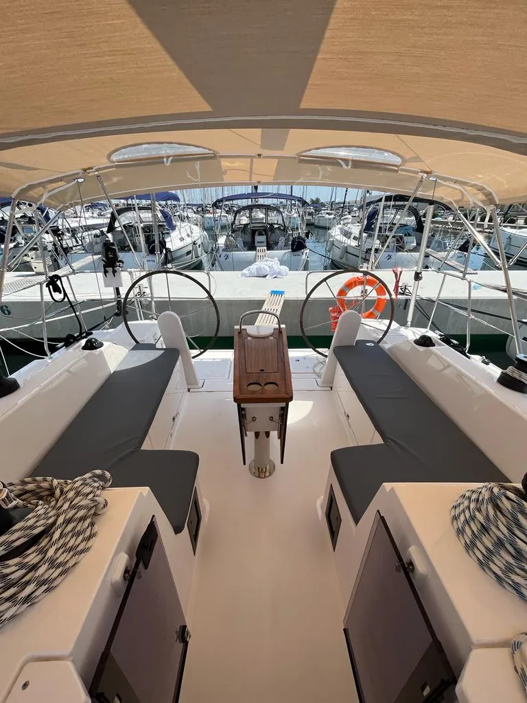 Bavaria C42 KIRKA — фотография яхты 8