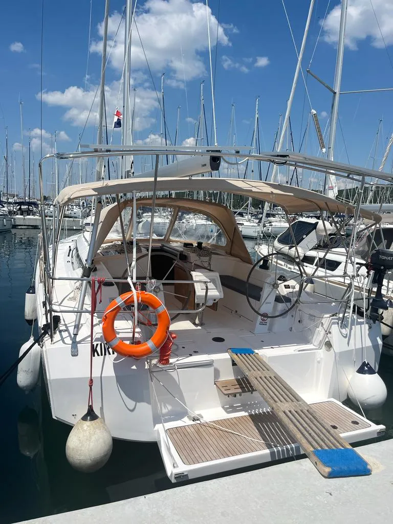Bavaria C42 KIRKA — фотография яхты 19