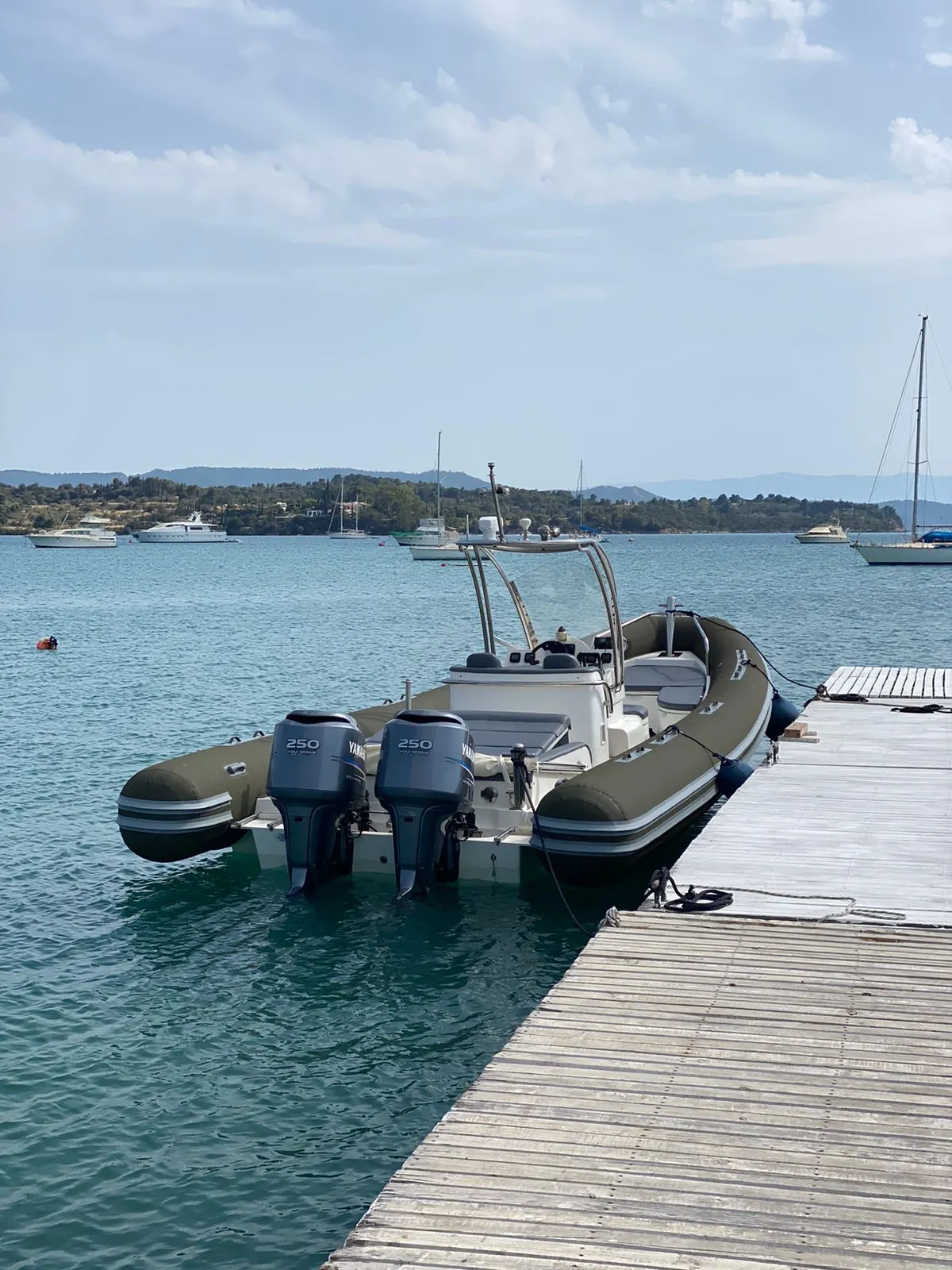 Motorboat YOLO — yacht photo 12