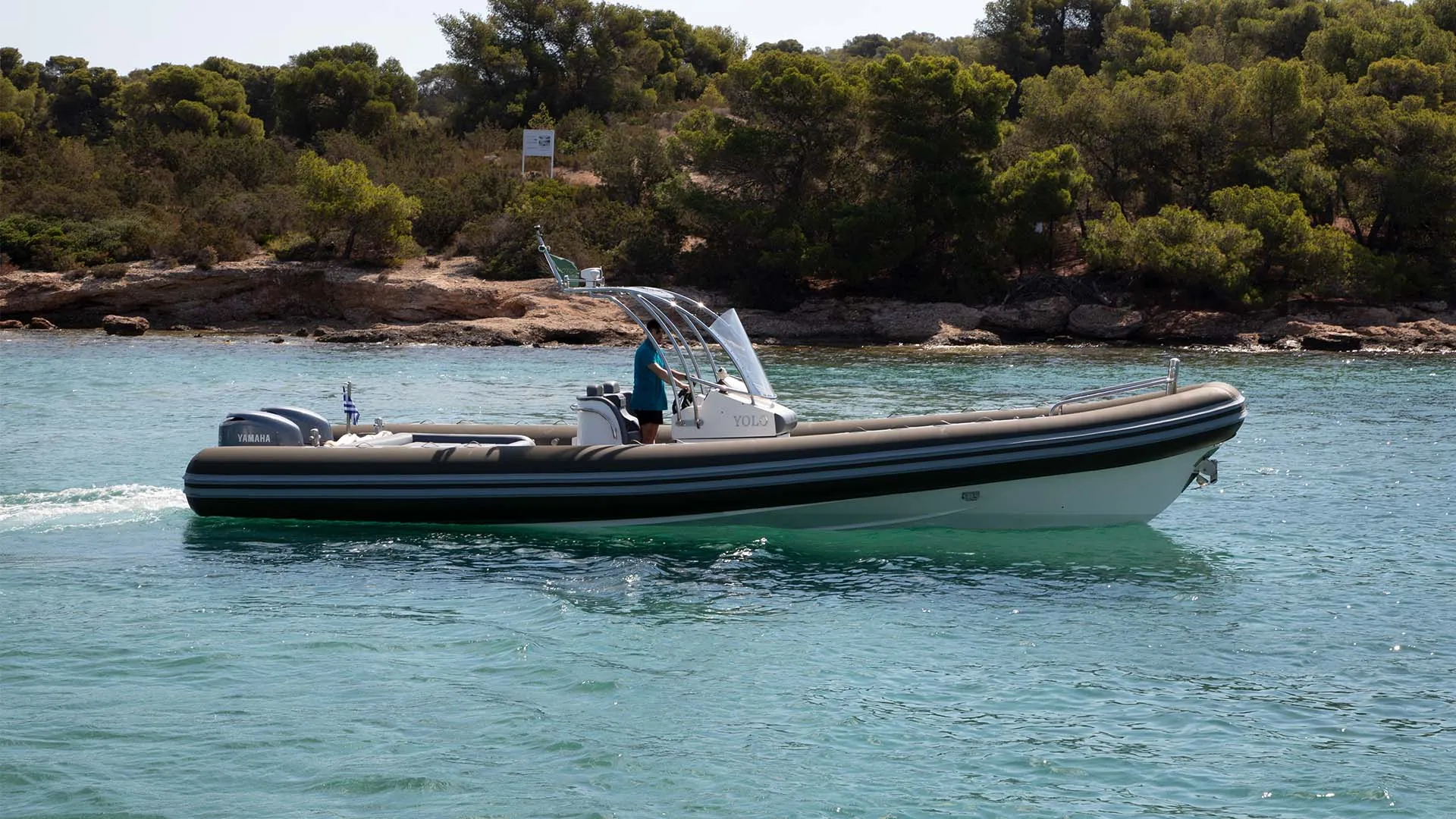 Motorboat YOLO — yacht photo 4
