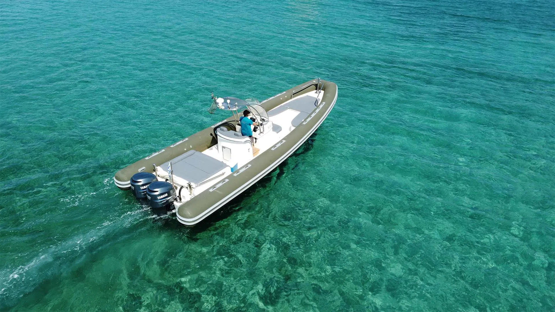 Motorboat YOLO — yacht photo 15