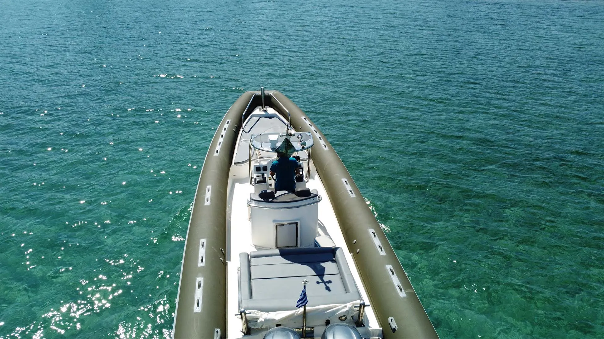 Motorboat YOLO — yacht photo 3