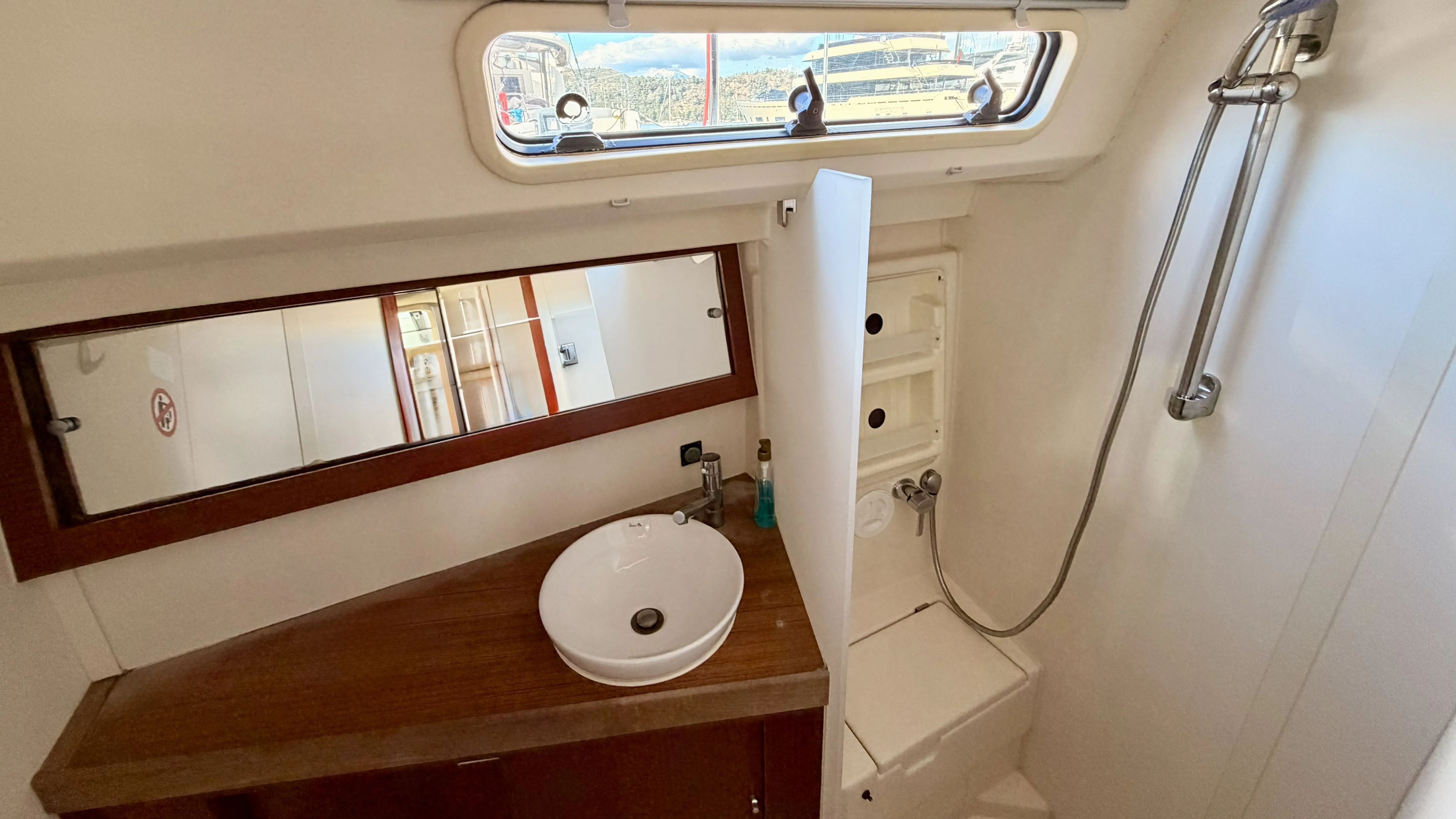 Hanse Yachts Hanse 415 Premium — снимка на яхтата 1