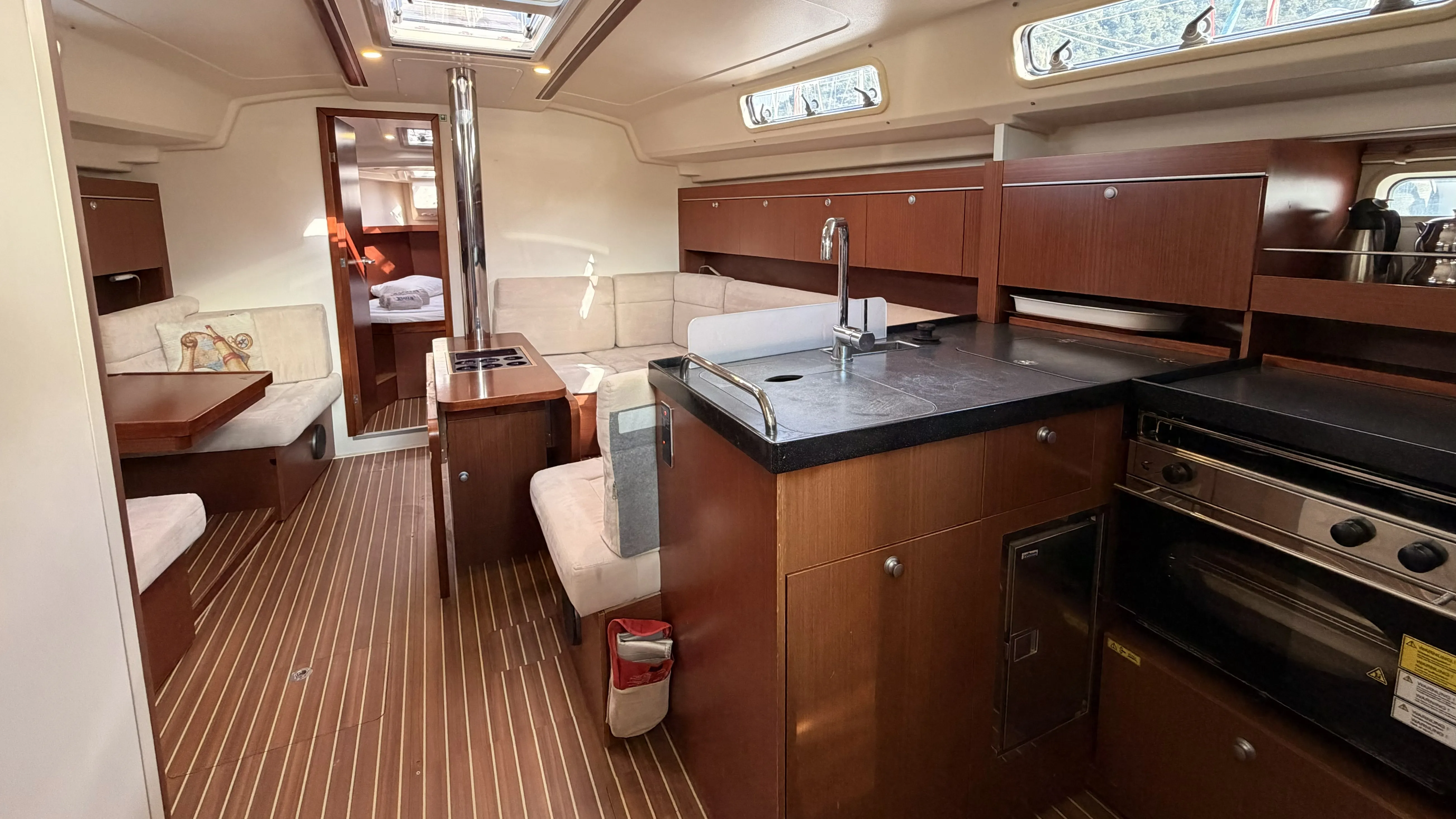 Hanse 415 Premium — снимка на яхтата 18