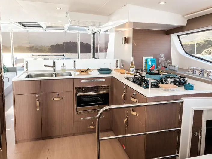 Bali 4.6 Premium — yacht photo 5