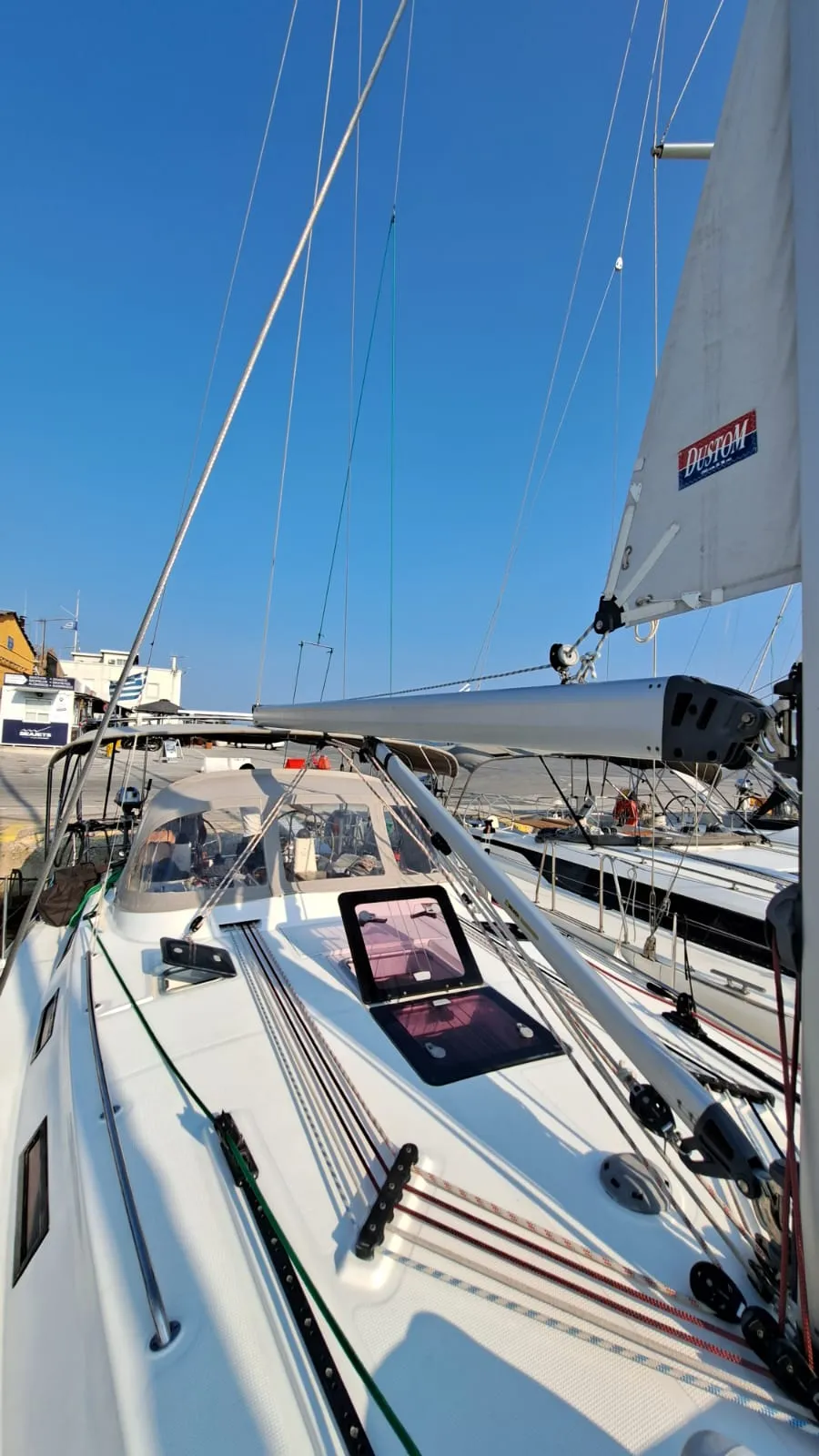 Bavaria Cruiser 40 Manta — фотография яхты 16