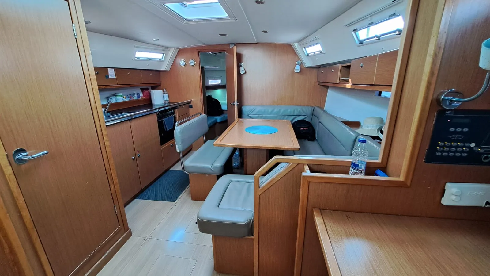 Bavaria Cruiser 40 Manta — фотография яхты 2