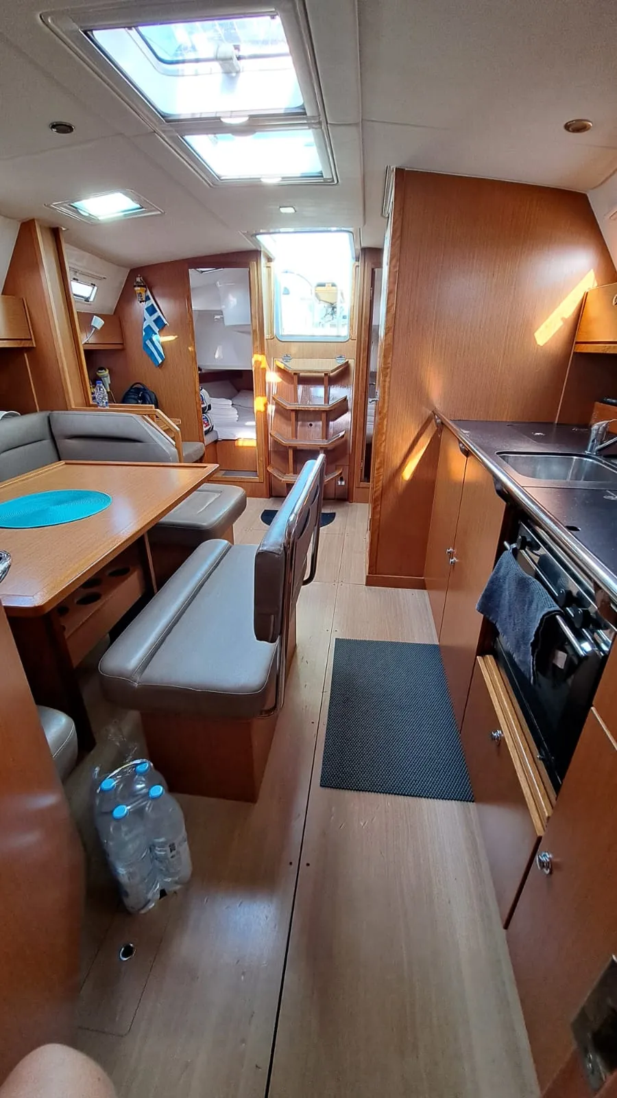 Bavaria Cruiser 40 Manta — фотография яхты 3
