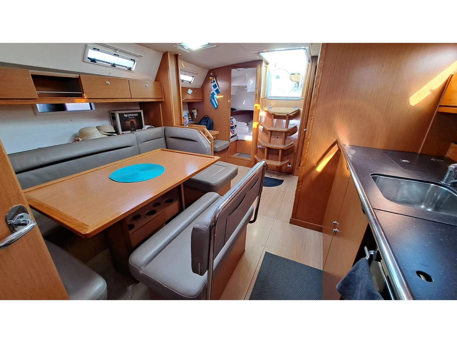 Bavaria Cruiser 40 Manta — фотография яхты 13