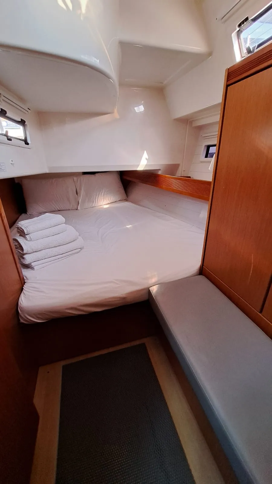 Bavaria Cruiser 40 Manta — фотография яхты 15