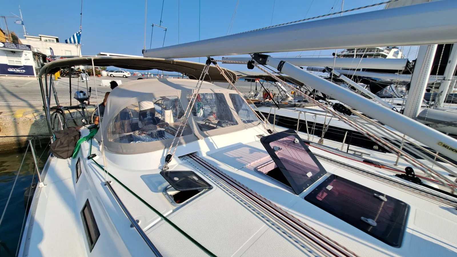 Bavaria Cruiser 40 Manta — фотография яхты 4