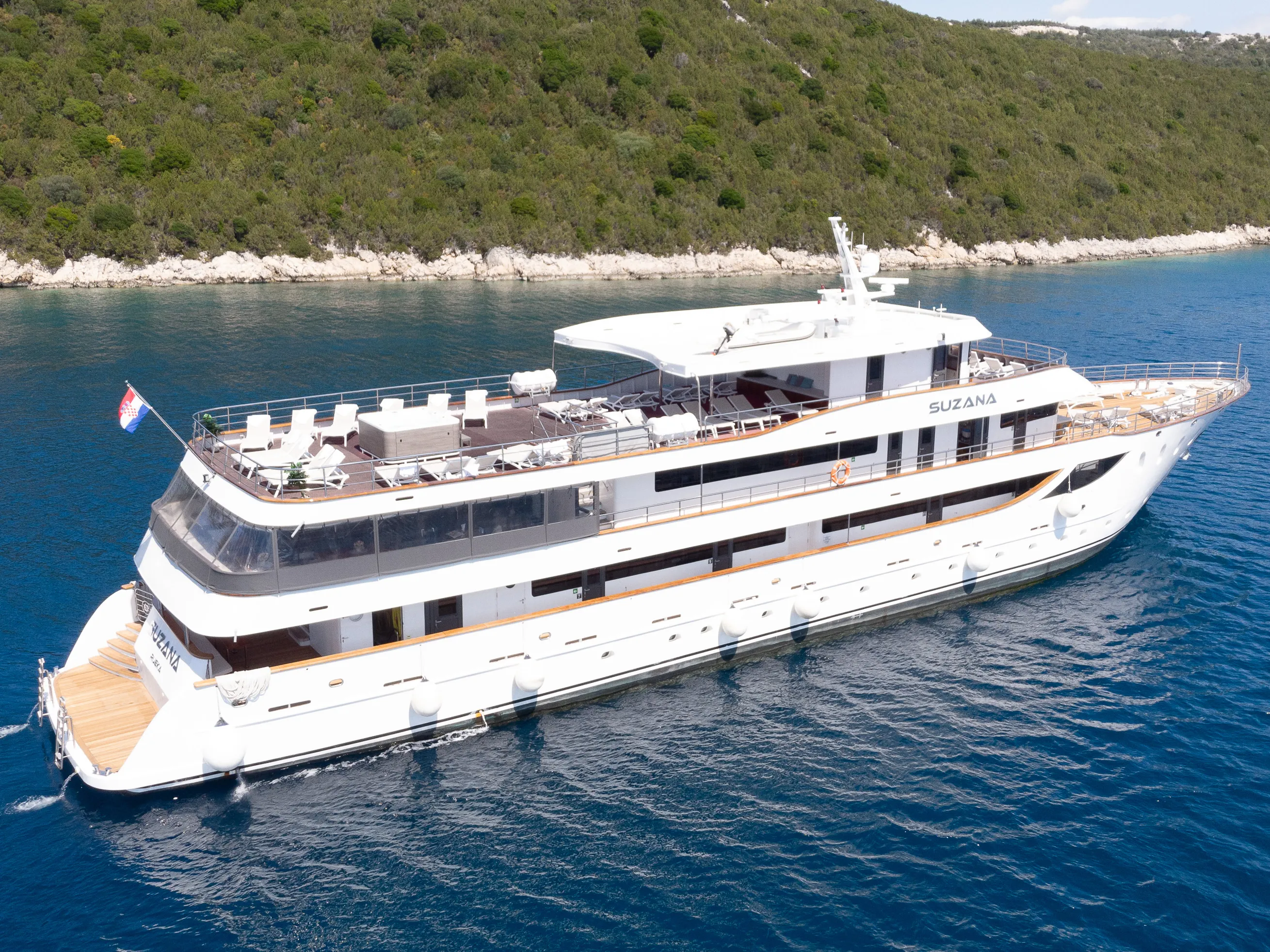 Luxury Motor Yacht Suzana — yacht photo 1