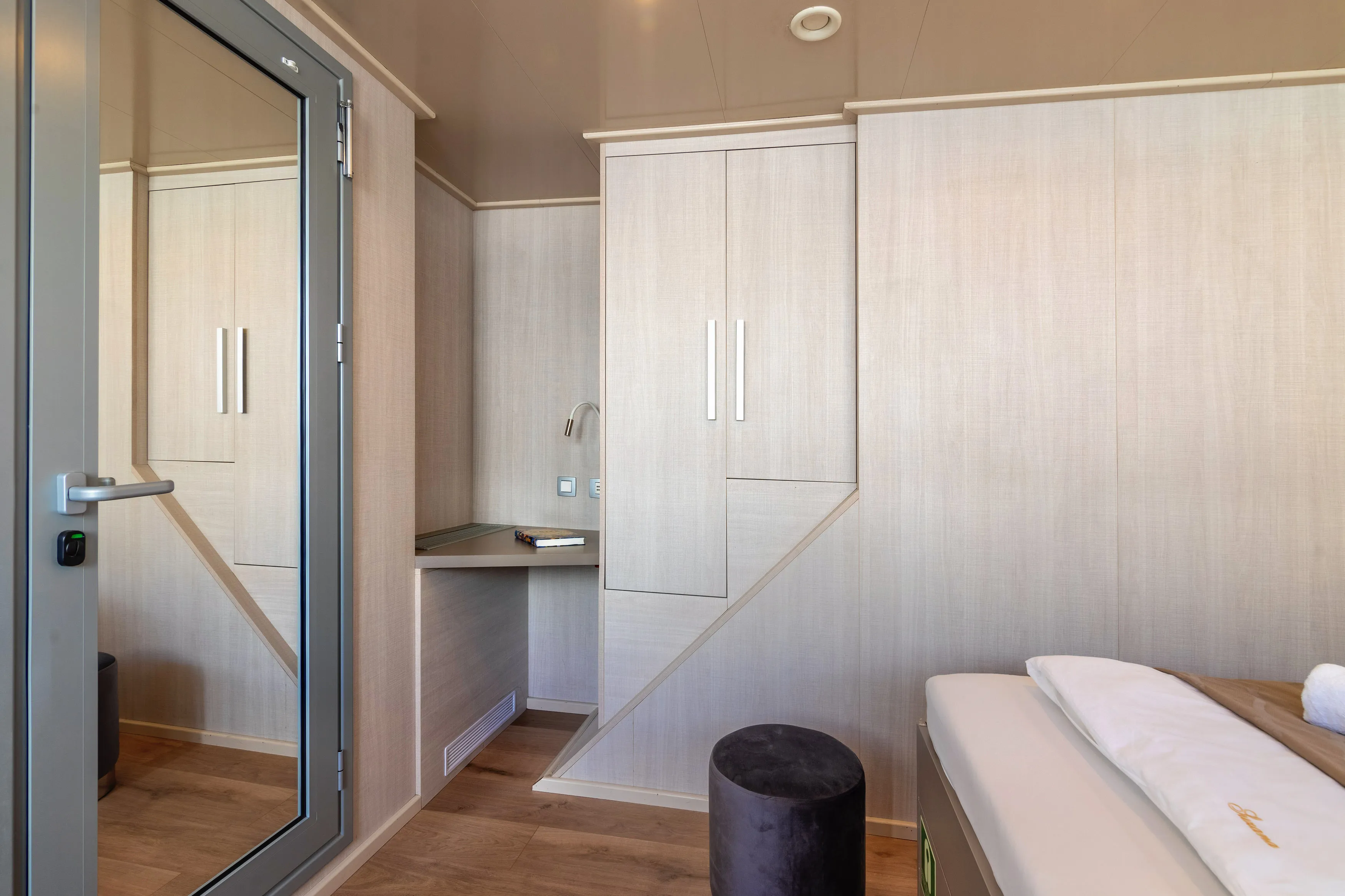 Luxury Motor Yacht Suzana — yacht photo 11