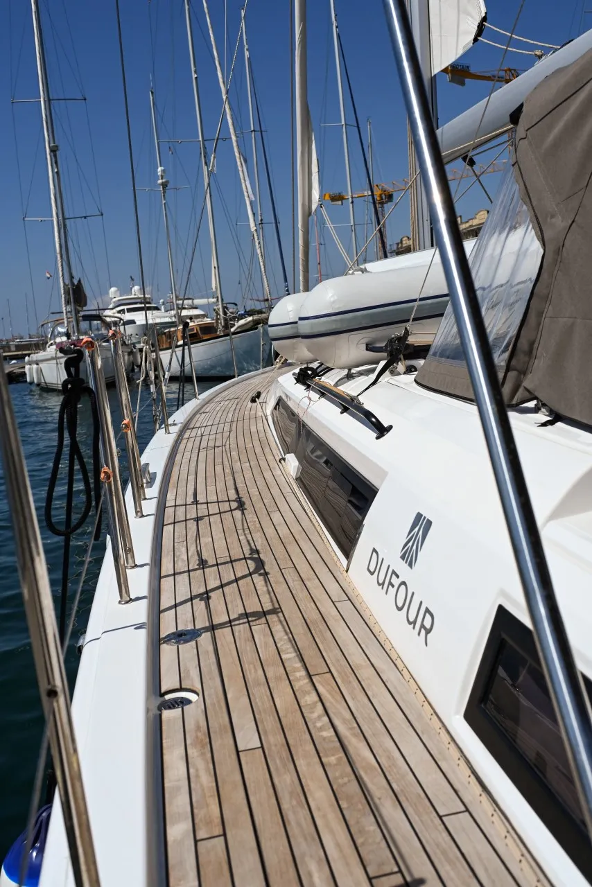 Dufour 470 La Familia — фотография яхты 5