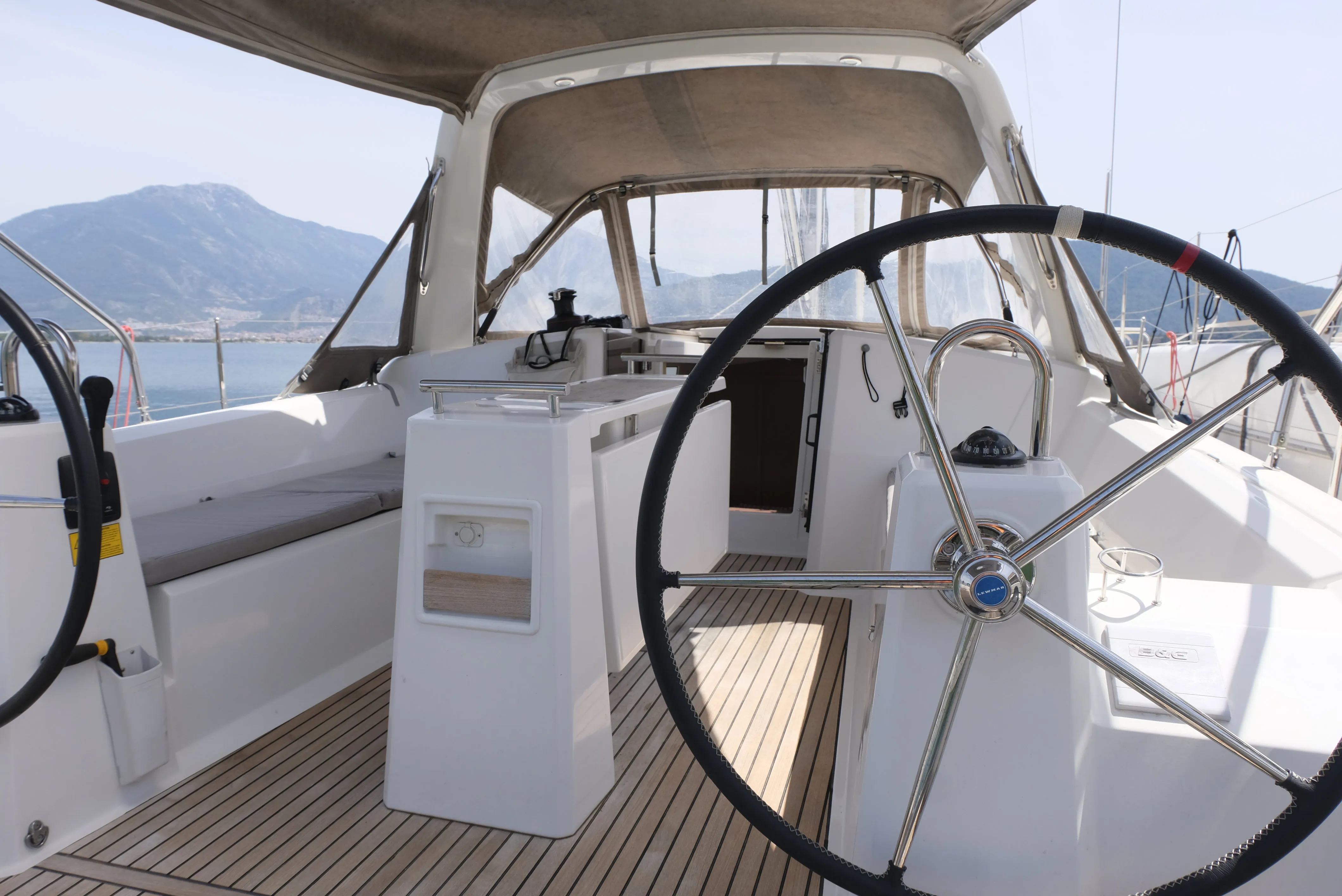 Oceanis 38.1 TRITON 89 — фотография яхты 3