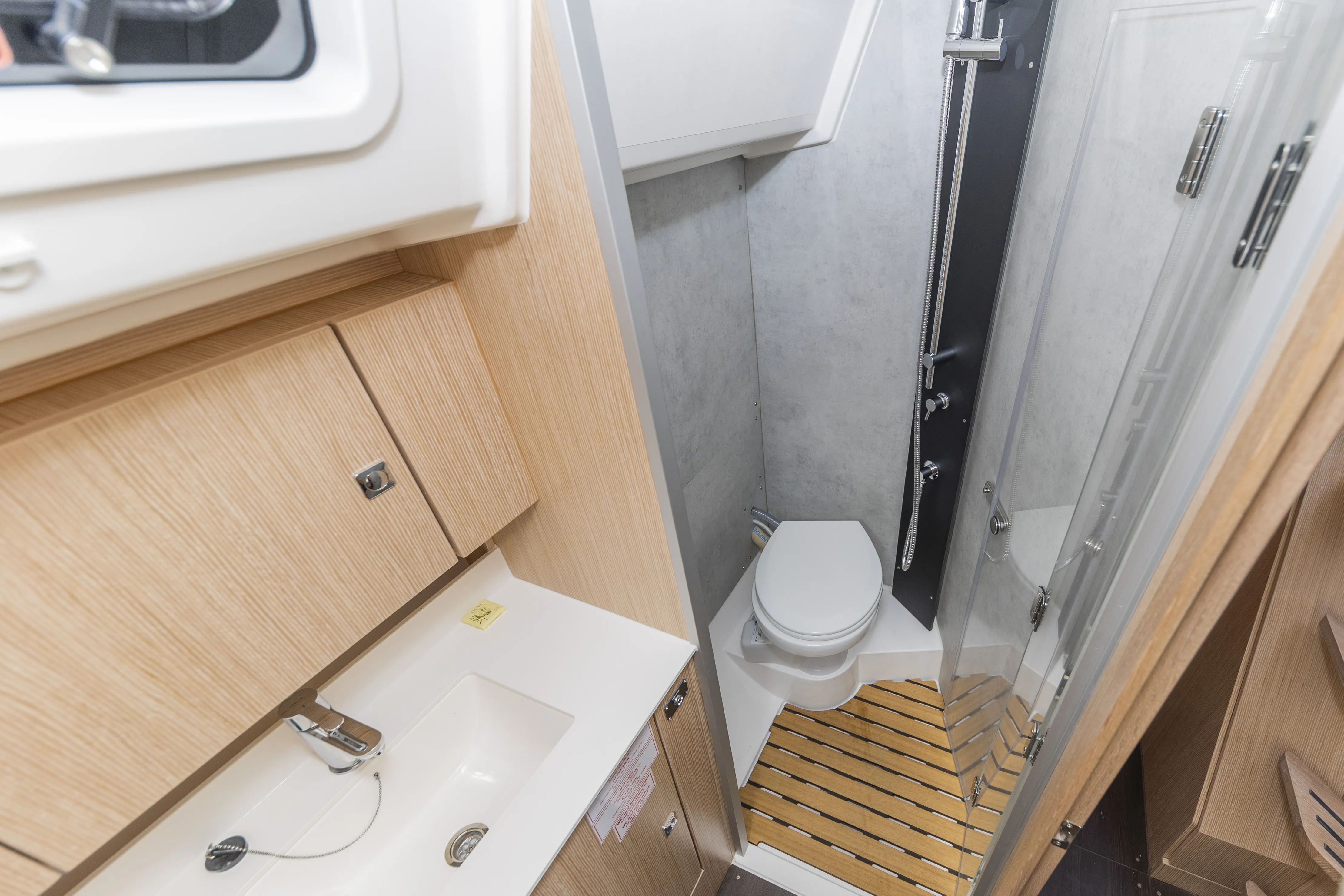 Bavaria C42 Maraschino — photo du yacht n° 17