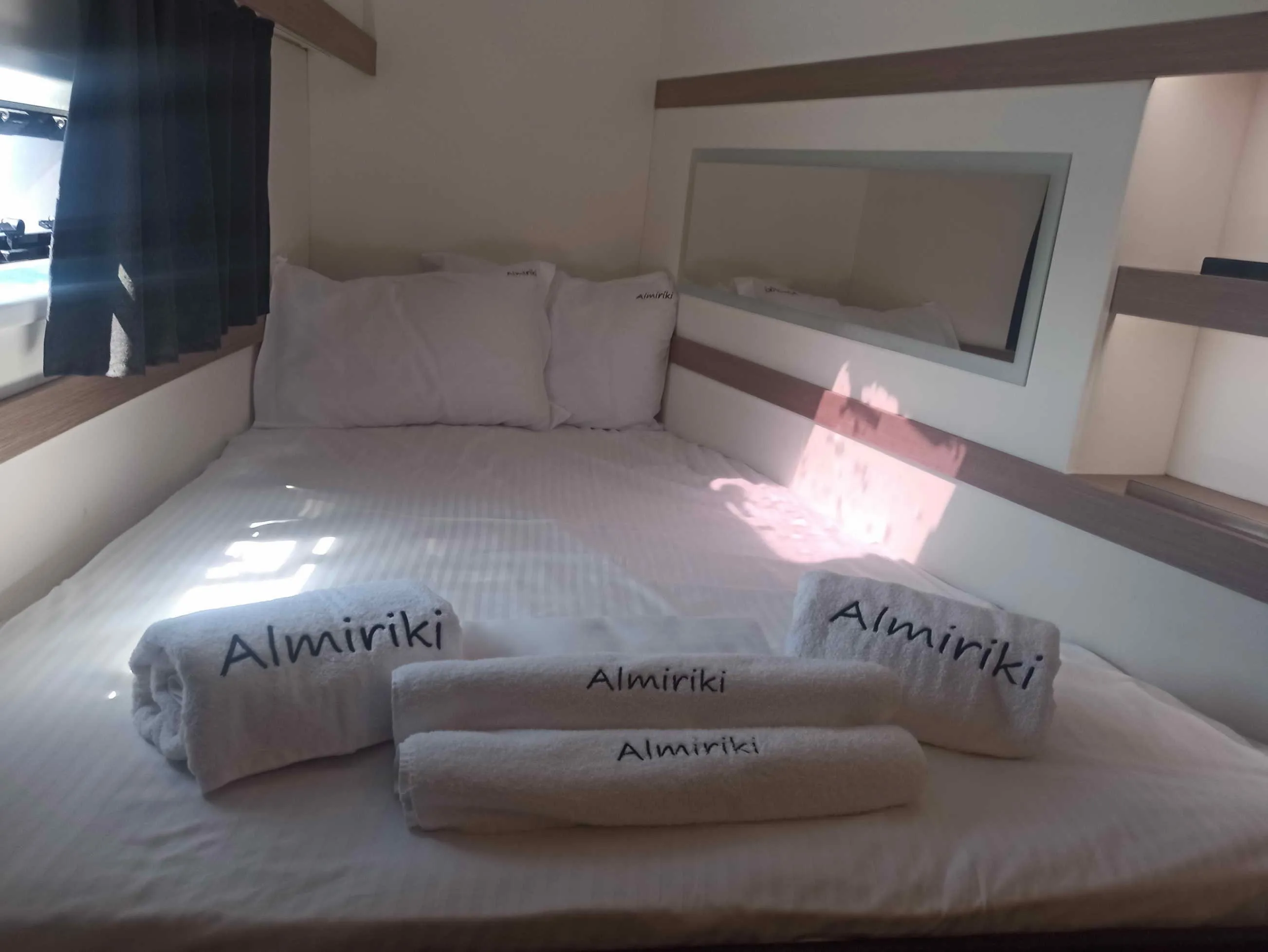 Isla 40 ALMIRIKI — фотография яхты 3