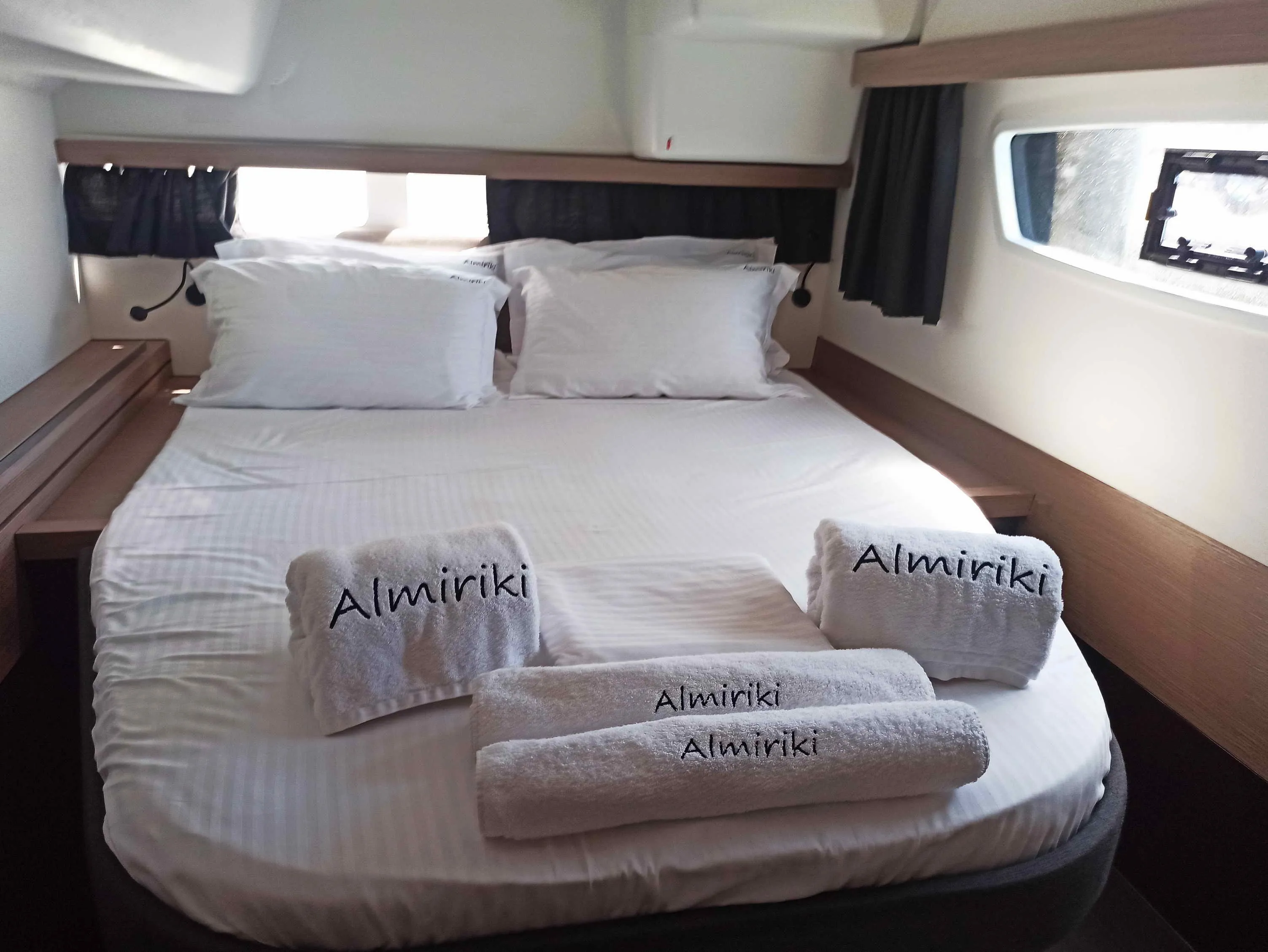 Isla 40 ALMIRIKI — фотография яхты 4