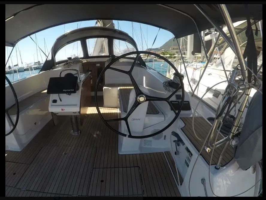 Bavaria 46 Classic — фотография яхты 2