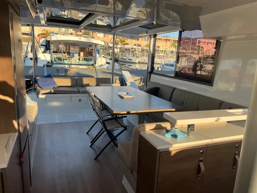 Bali Catspace Vichi — фотография яхты 3