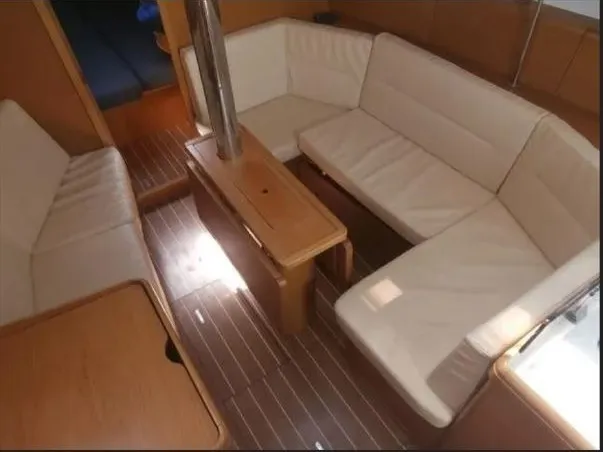 Sun Odyssey 36i King Julian — foto dello yacht n. 4