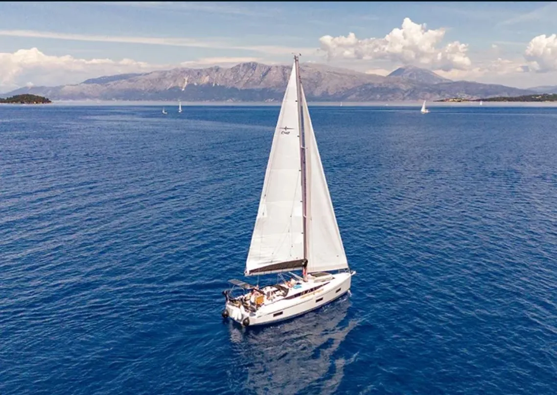 Sun Odyssey 36i King Julian — foto dello yacht n. 2