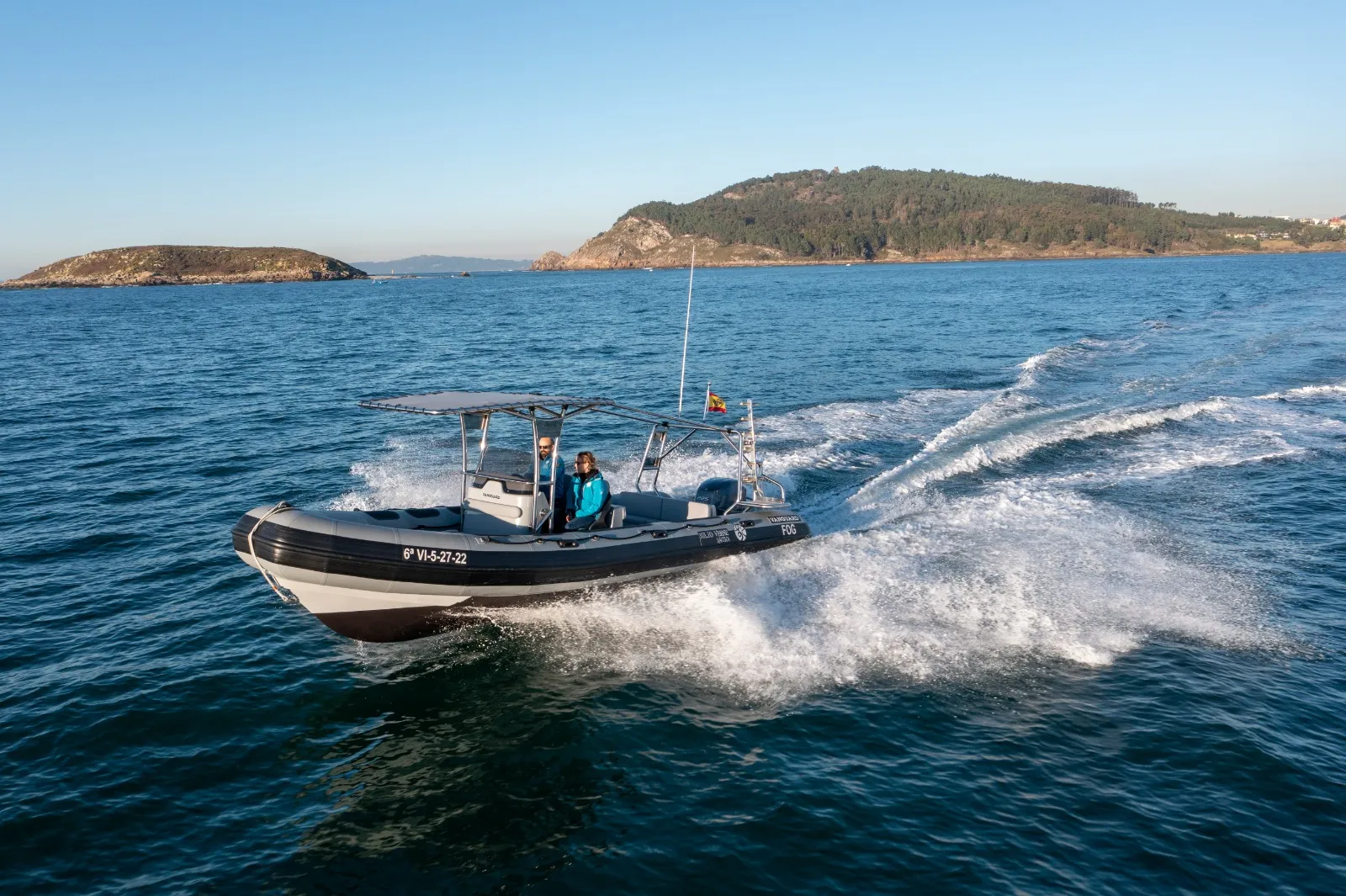 Vanguard DR-760 Fog — yacht photo 2