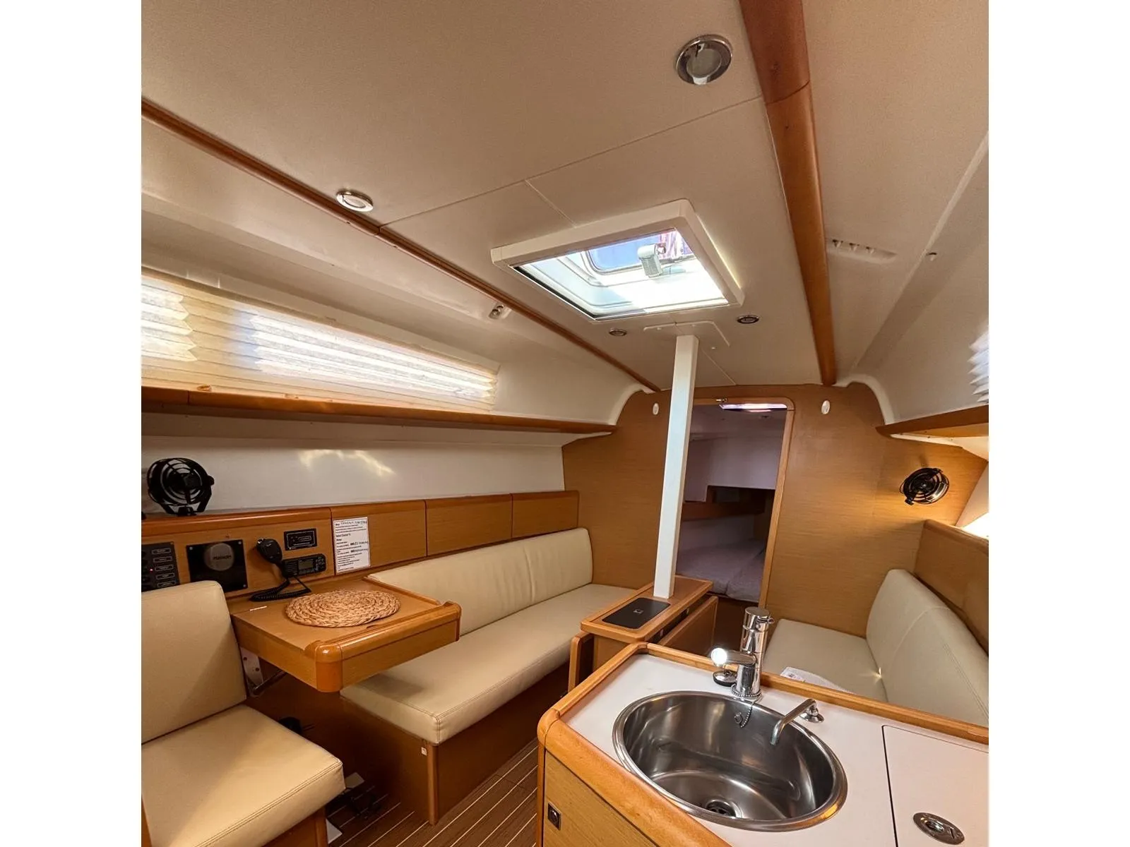 Sun Odyssey 33i — jahtikuva 3