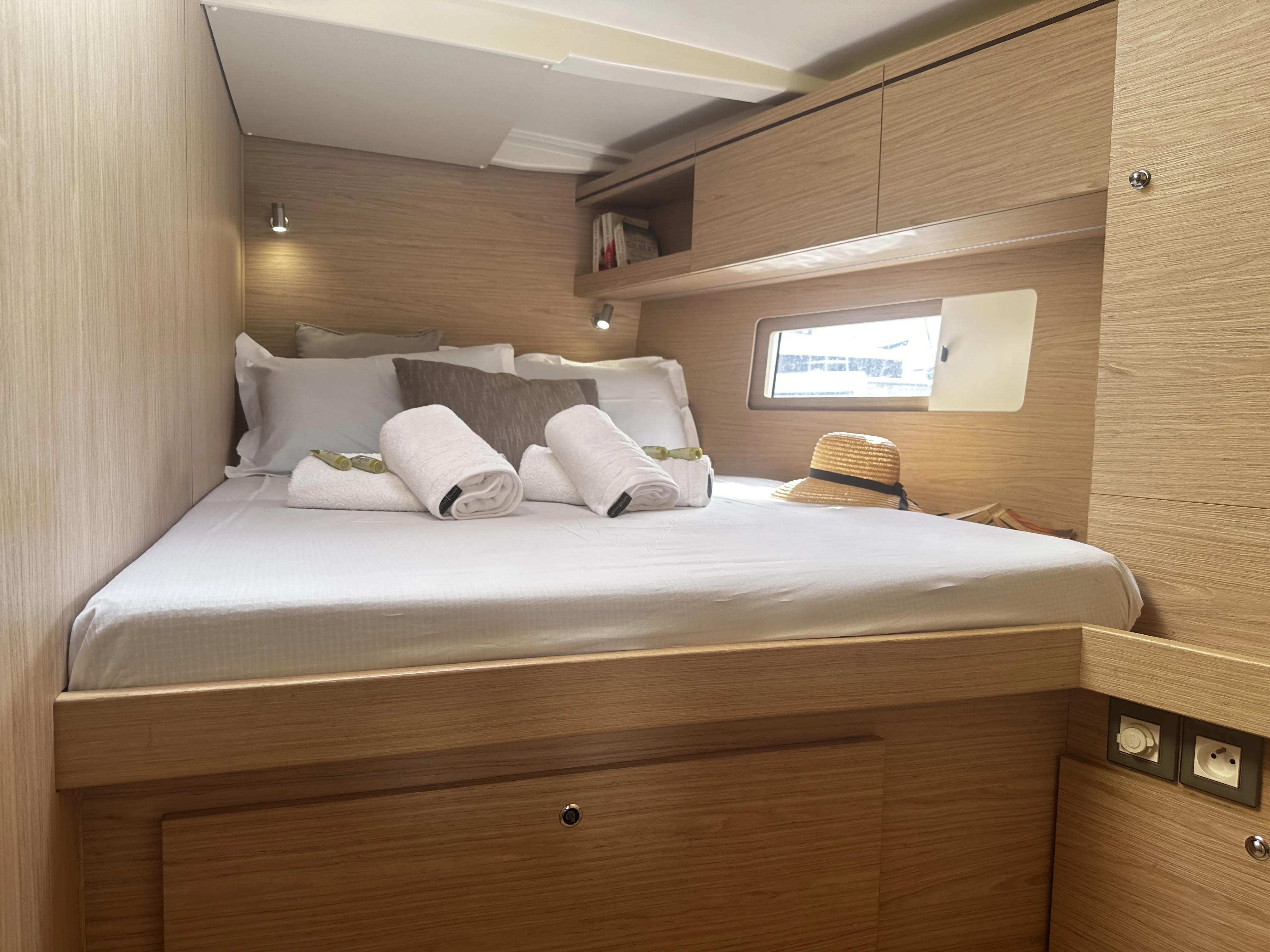 Oceanis 51.1 Amelia — фотография яхты 25