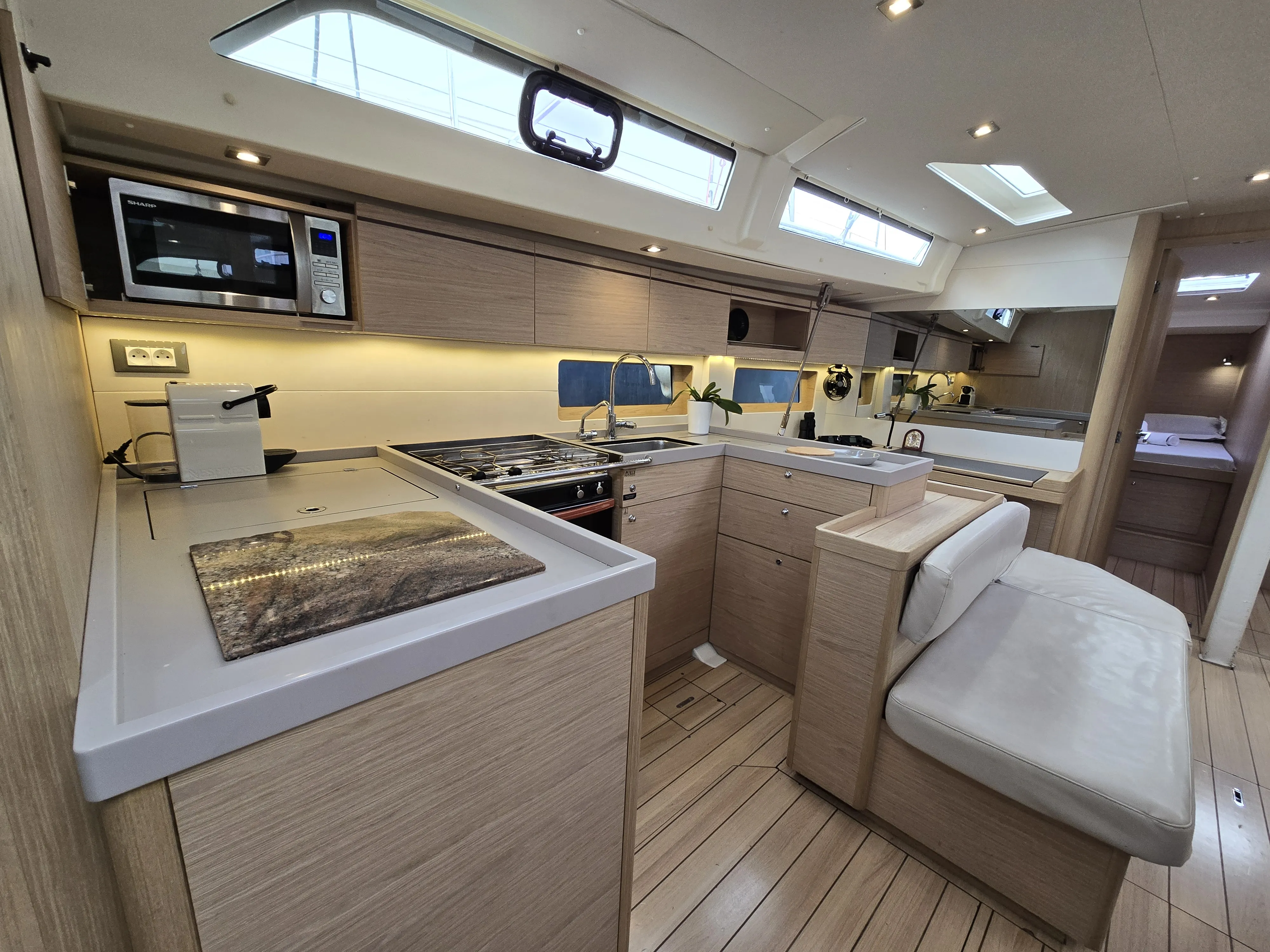 Oceanis 51.1 Amelia — фотография яхты 17
