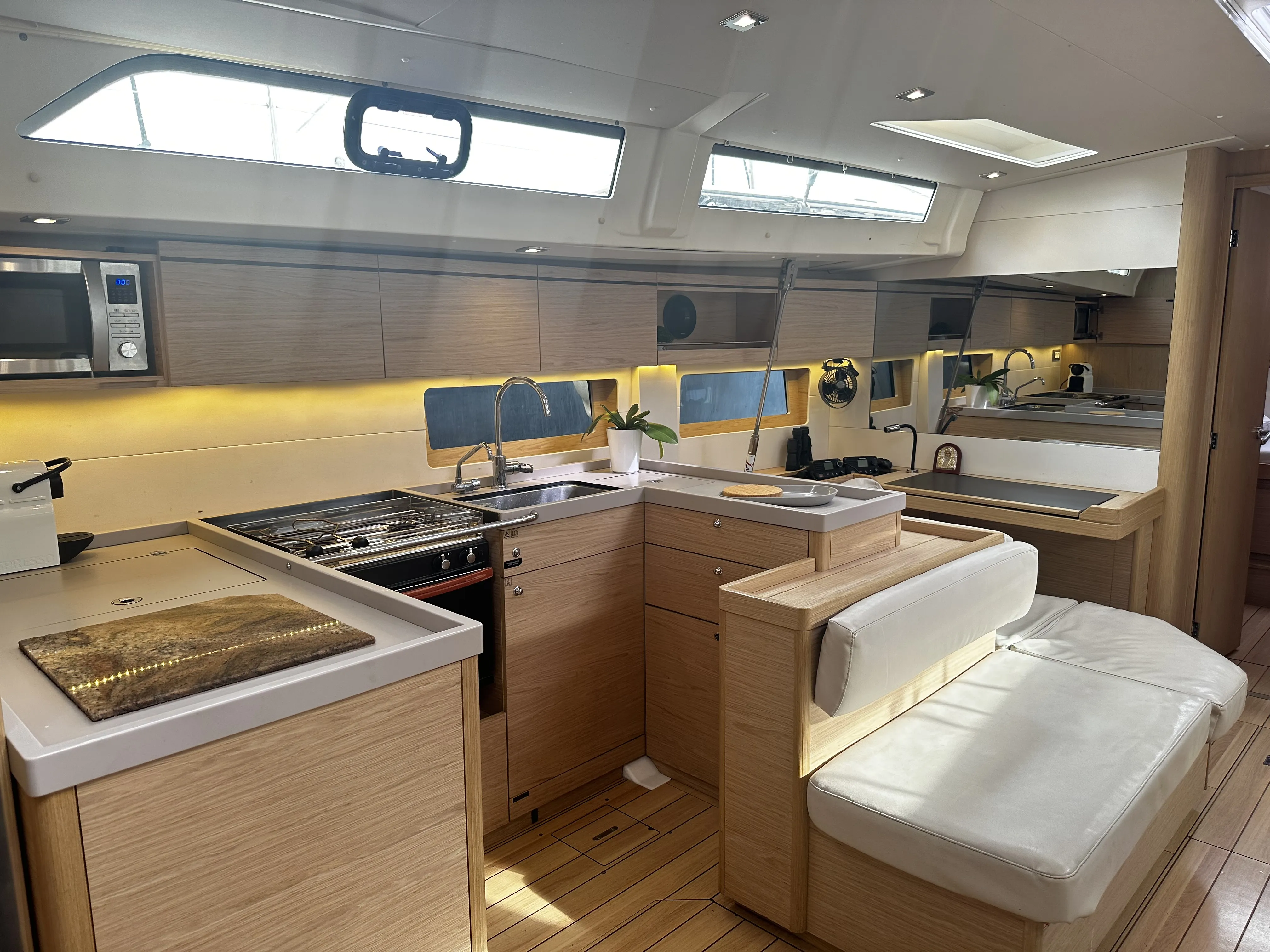 Oceanis 51.1 Amelia — фотография яхты 6