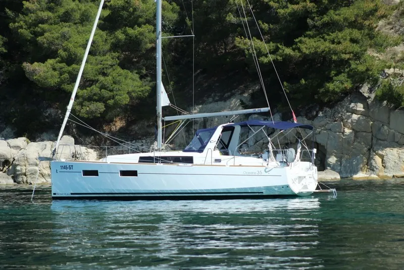 Oceanis 35 JEAN MICHEL — foto dello yacht n. 2