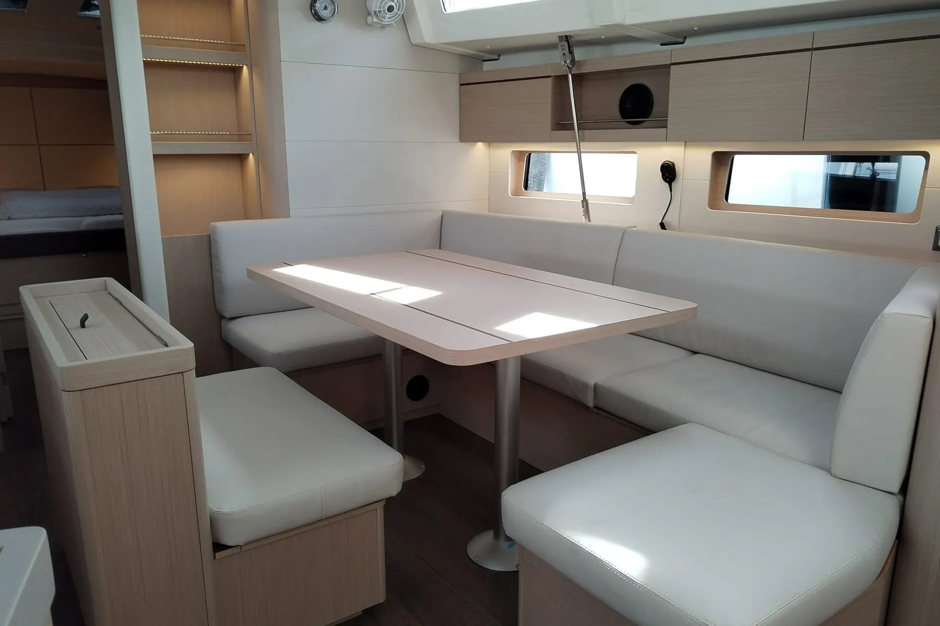 Oceanis 46.1 ROCKET — yacht photo 10