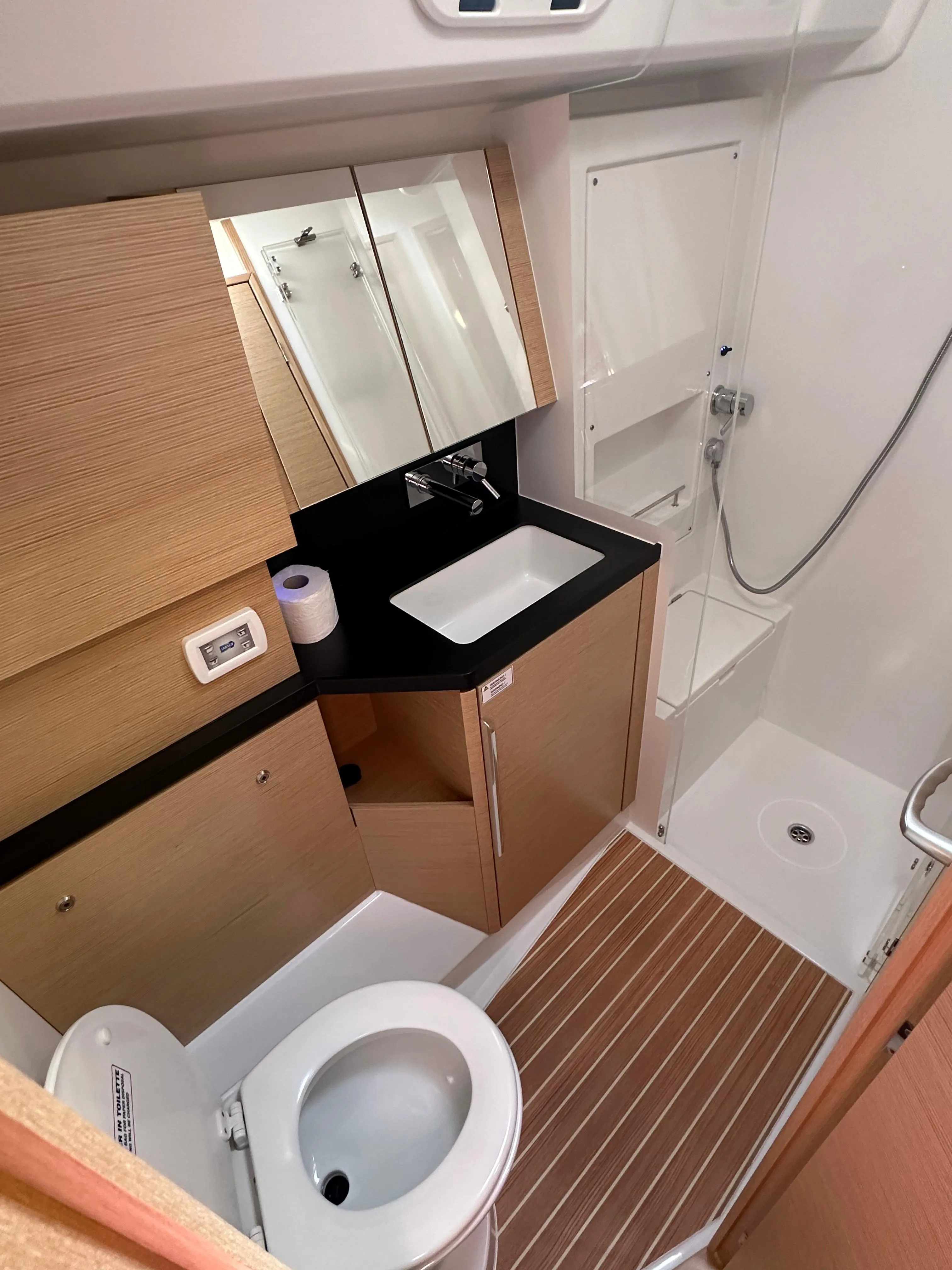 Hanse 460 Wilson — yacht photo 11