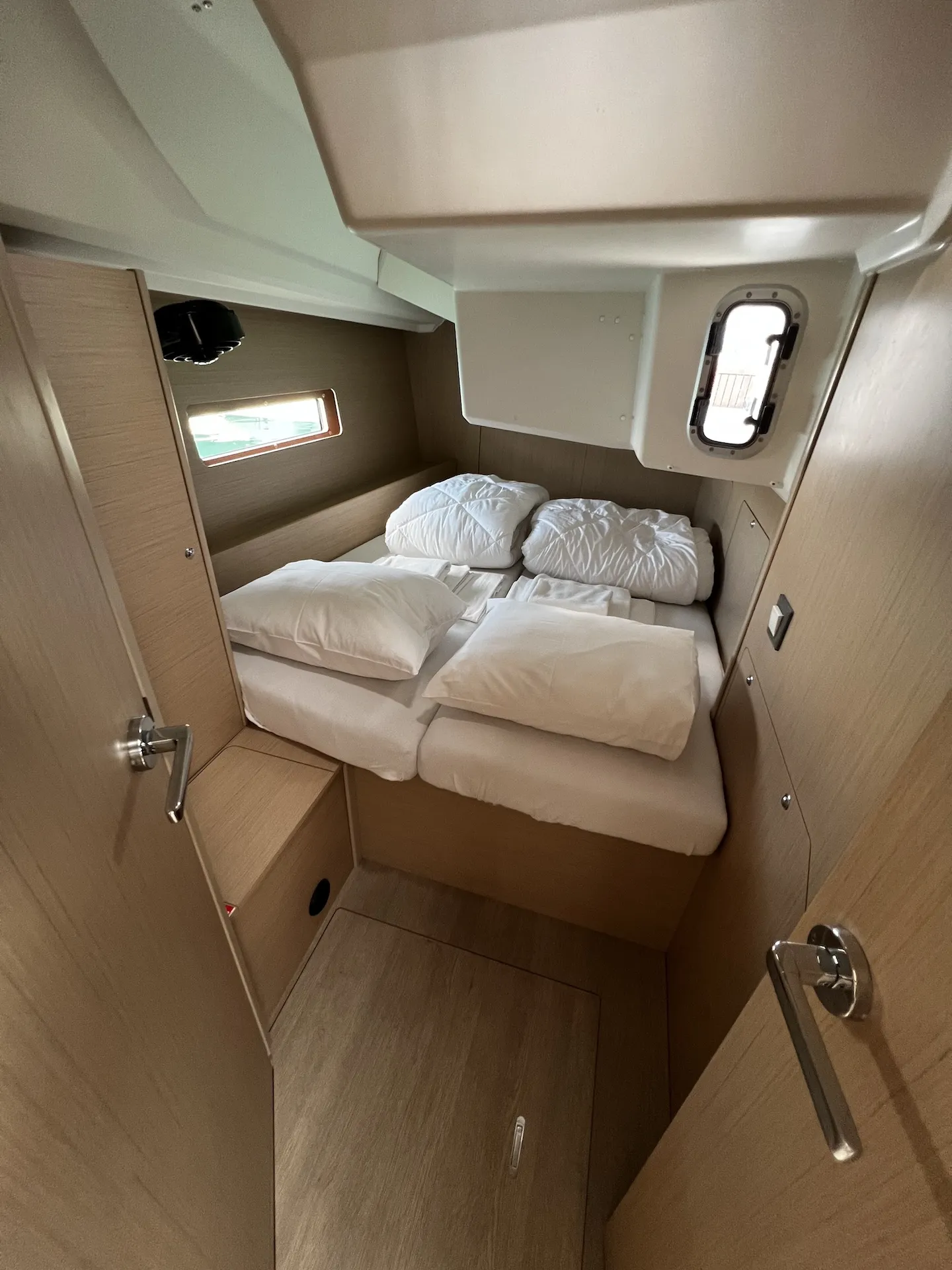 Oceanis 40.1 Elizabeth — фотография яхты 8